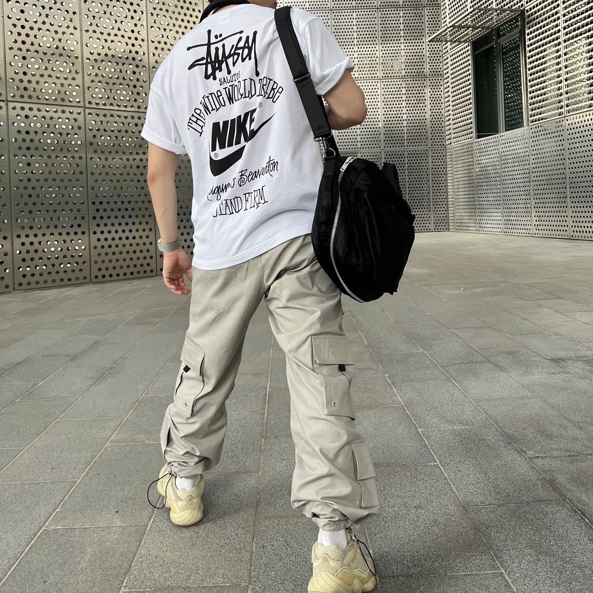 Adidas Yeezy 500 Super Moon Yellow, Stone Island 101WN Brushed Cotton Canvas T.CO+OLD Overshirt Black - 22FW 착용 스타일 - 4