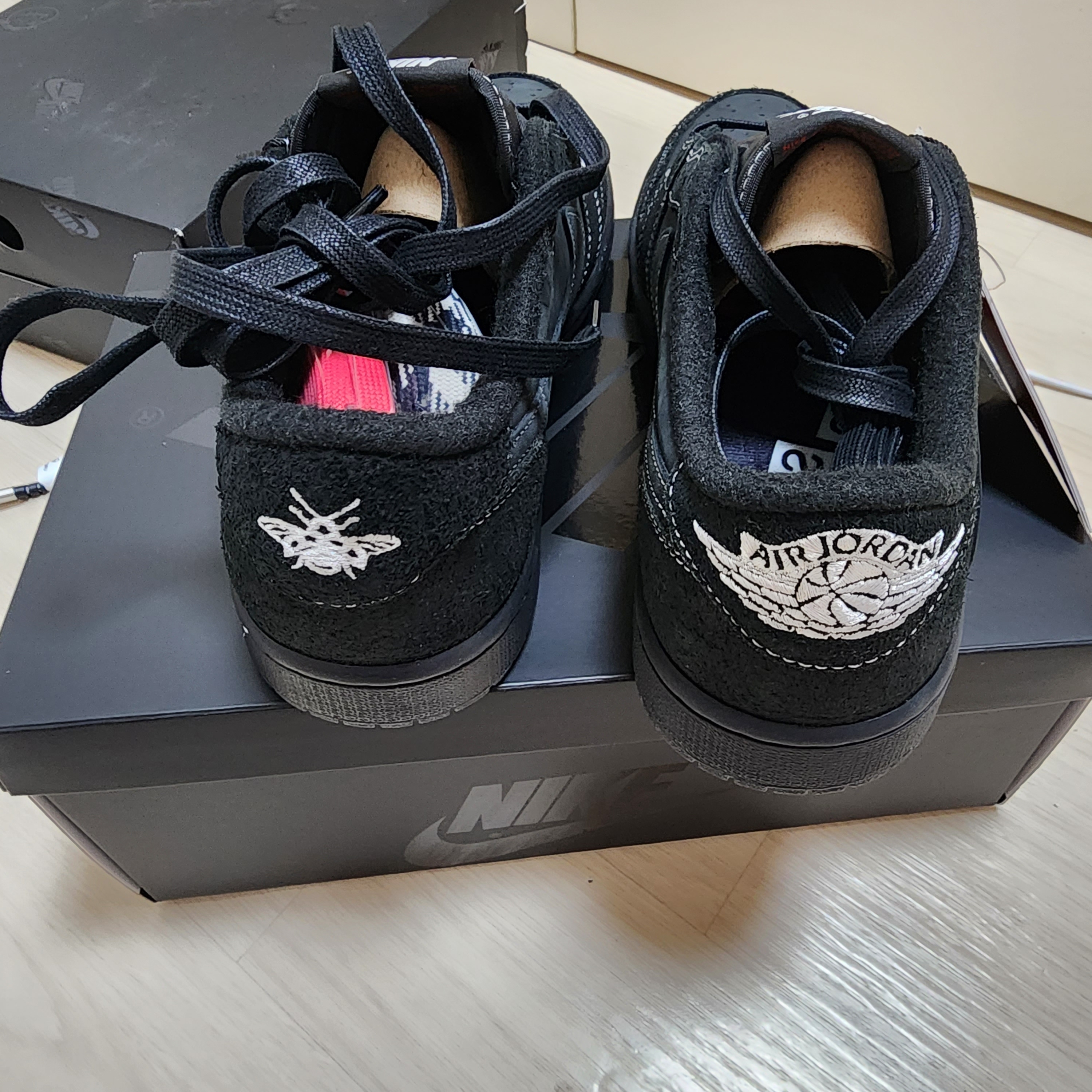 Jordan 1 x Travis Scott Retro Low OG SP Black Phantom 착용 스타일