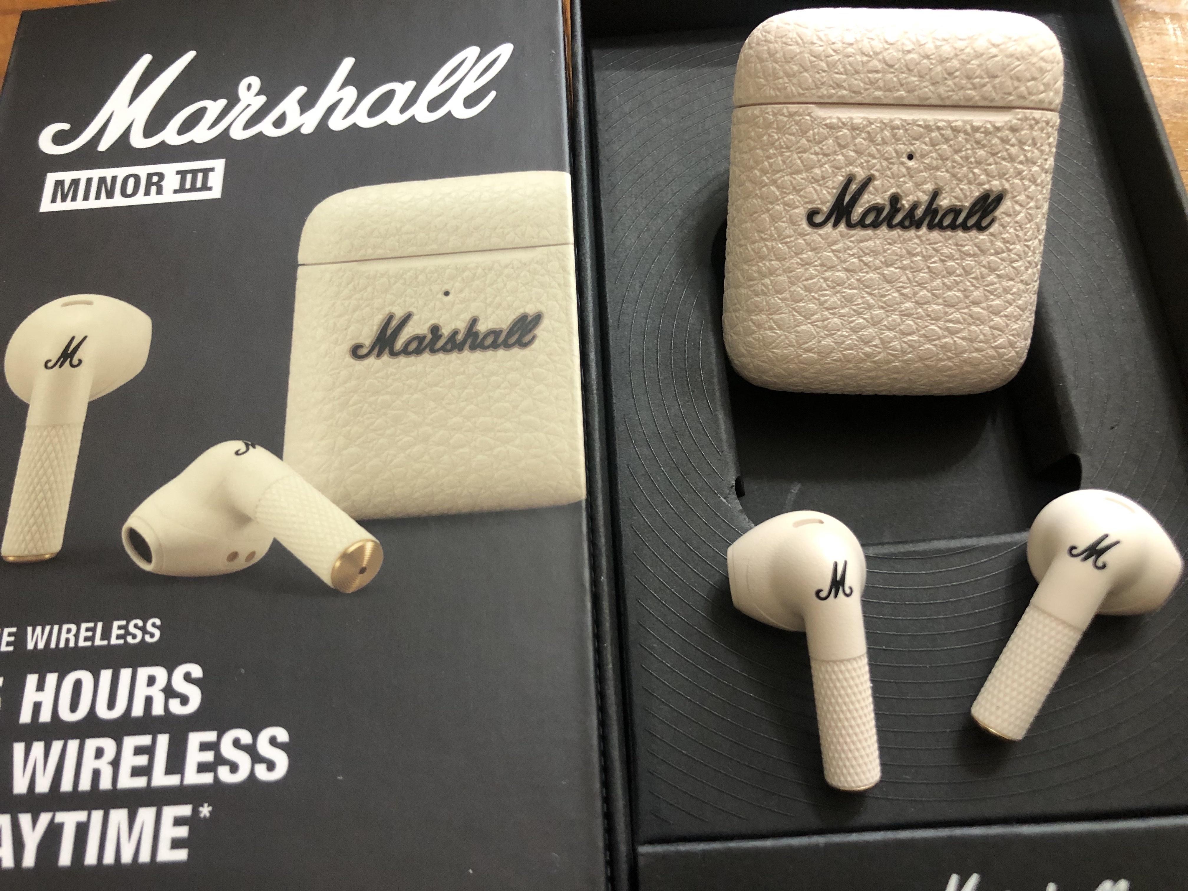 Marshall Minor III Black (Korean Ver.) 착용 스타일