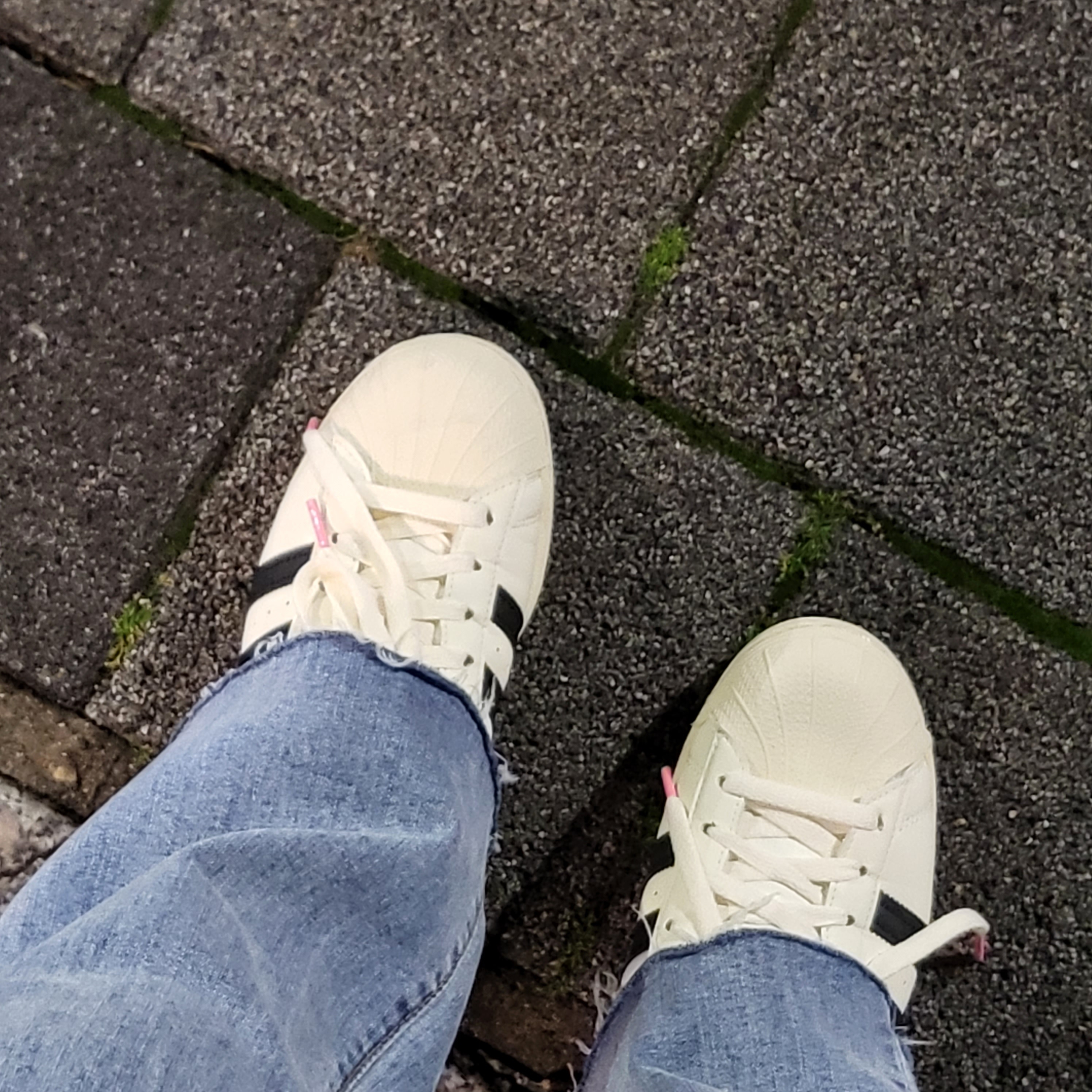 Adidas x Andre Saraiva Superstar Cream White Core Black 착용 스타일