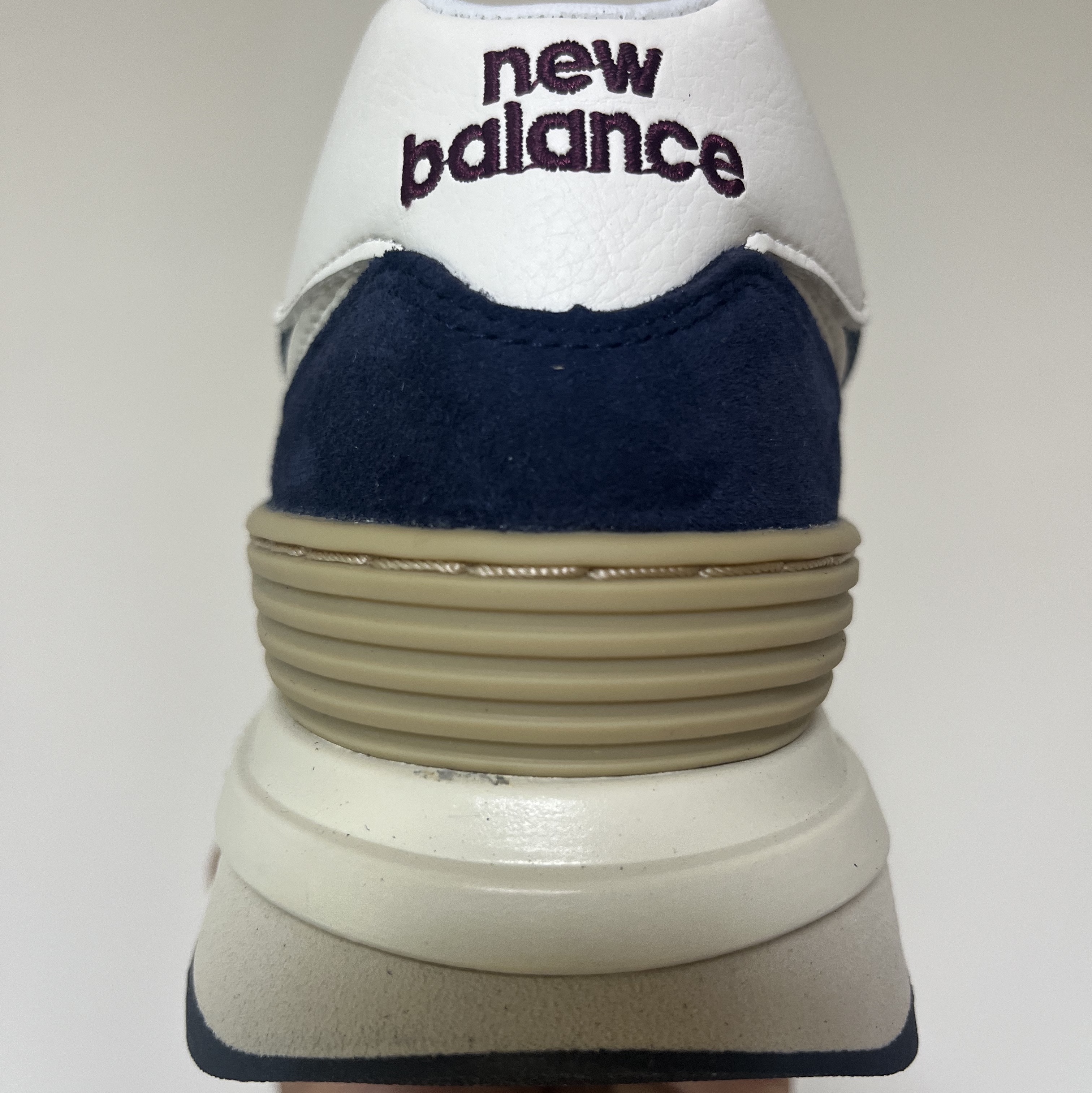 New Balance 574 Legacy Navy, New Balance 574 Legacy Navy Sea Salt 착용 스타일 - 3