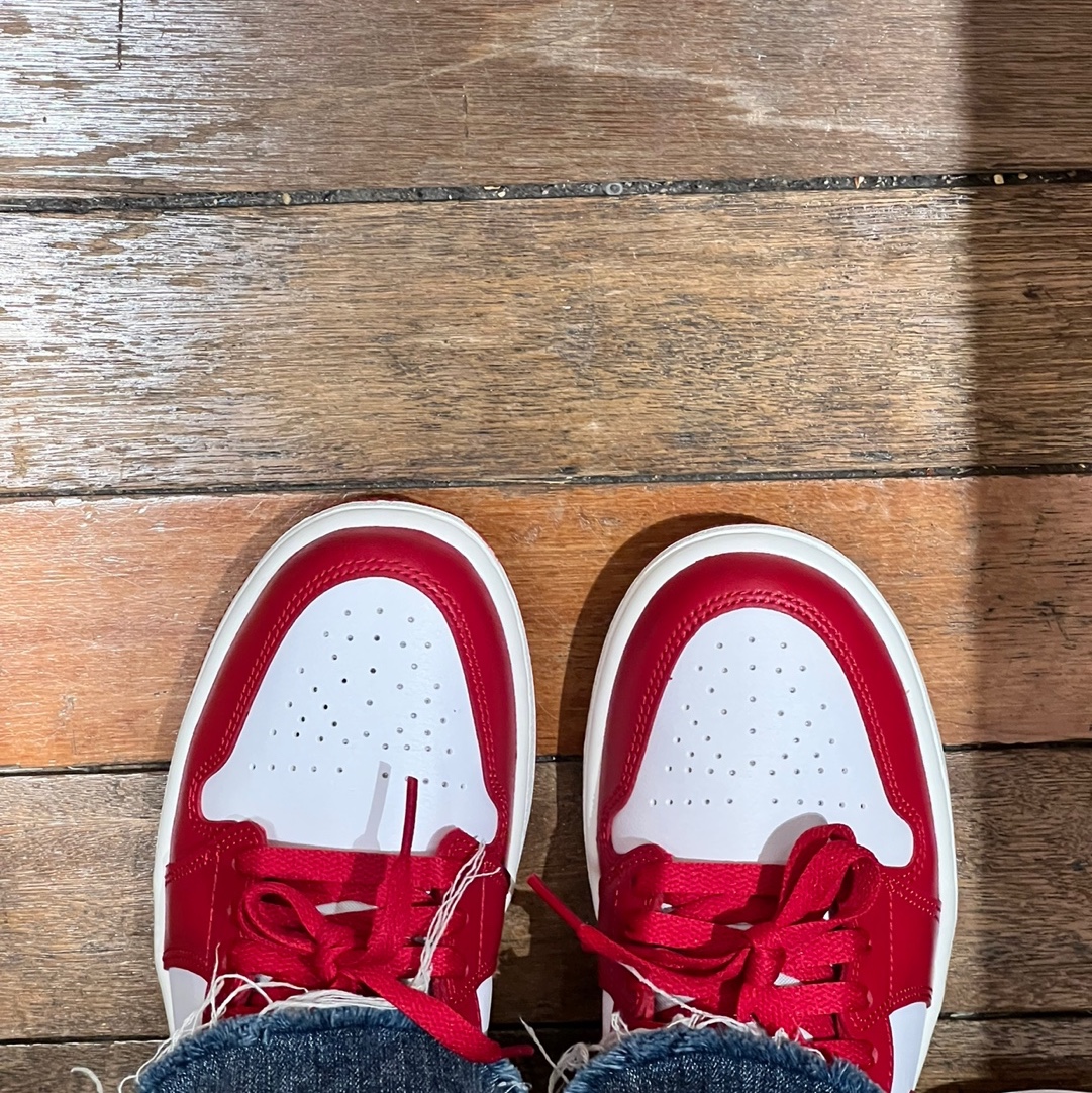 (W) Jordan 1 Low White Gym Red 착용 스타일 - 2