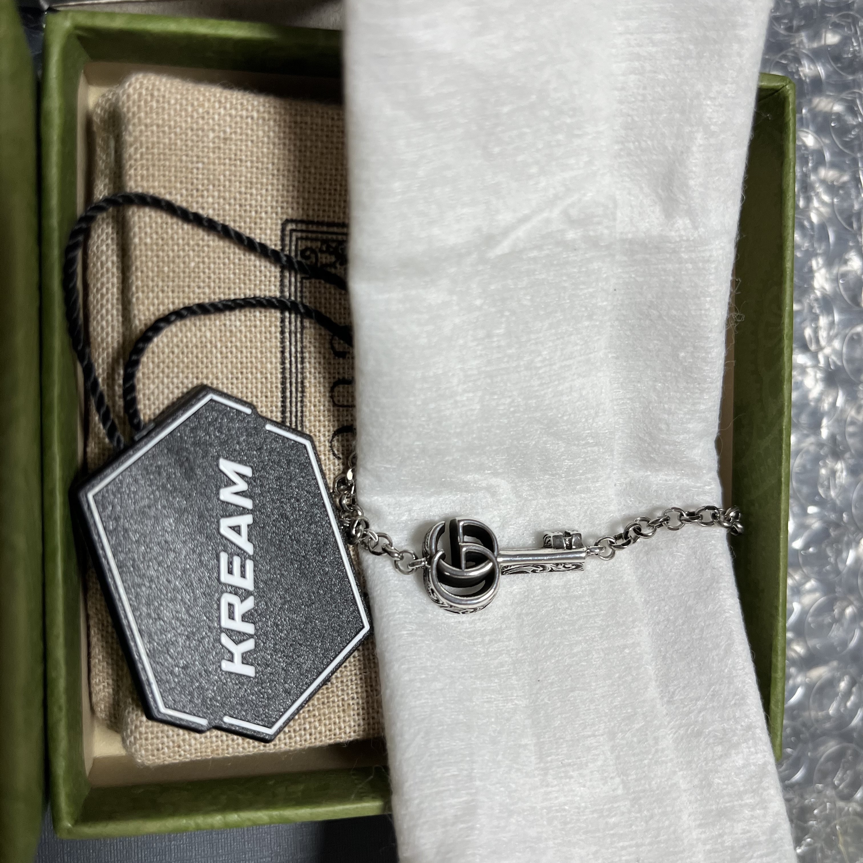 Gucci Double G Key Bracelet 925 Sterling Silver with Aged Finish 착용 스타일