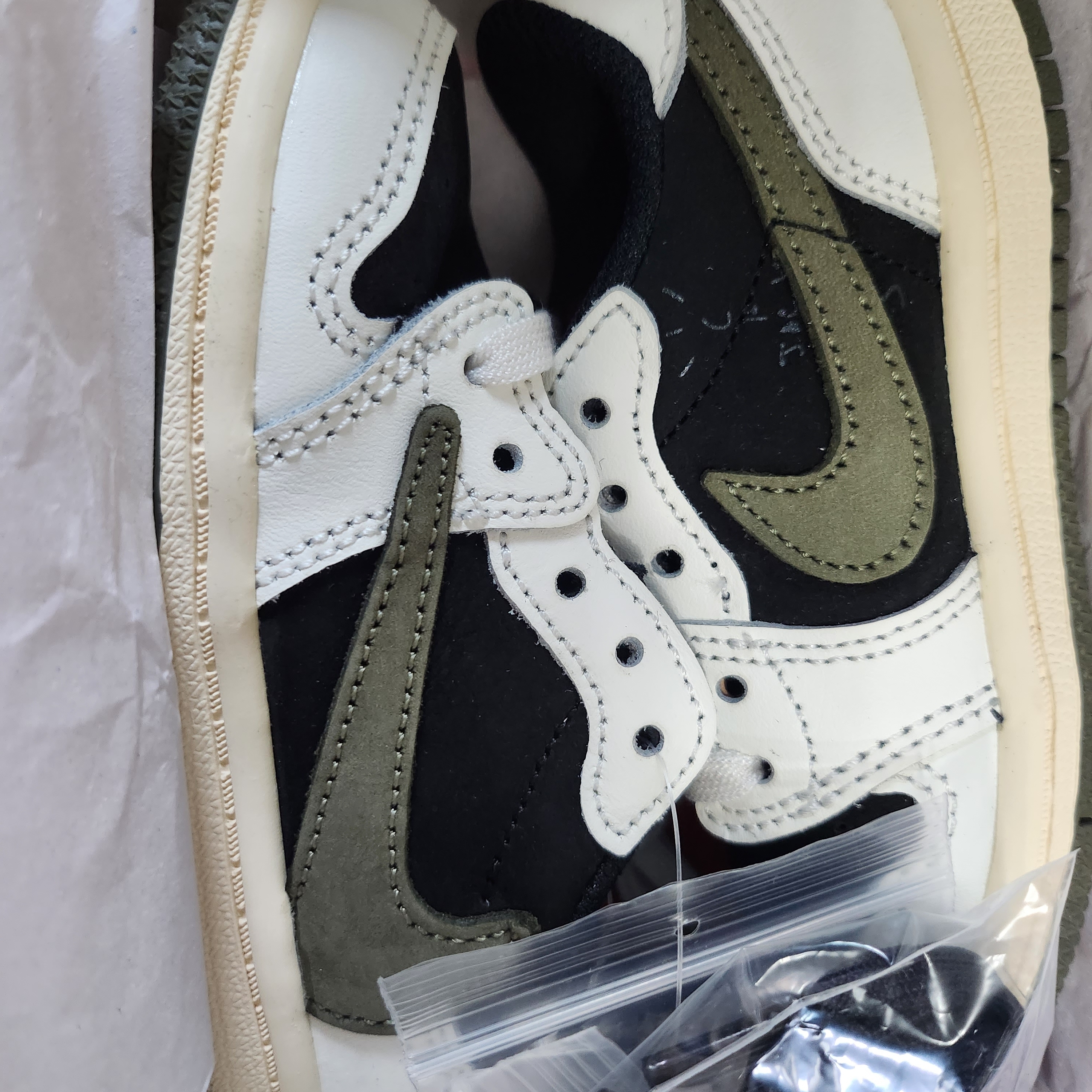 (TD) Jordan 1 x Travis Scott Retro Low OG SP Medium Olive 착용 스타일