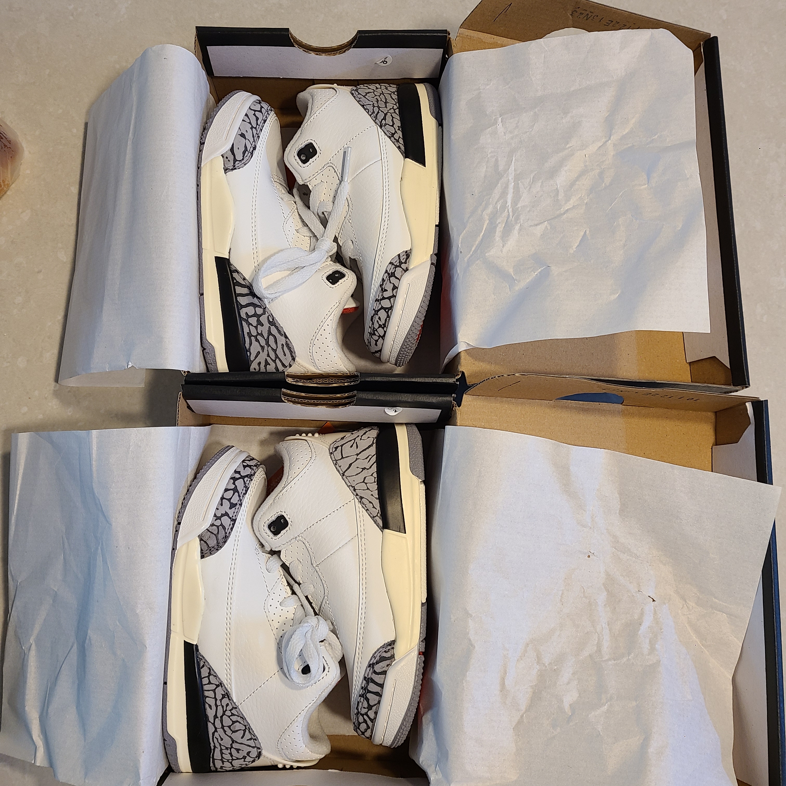 Jordan 3 Retro White Cement Reimagined, (PS) Jordan 3 Retro White Cement Reimagined 착용 스타일 - 2
