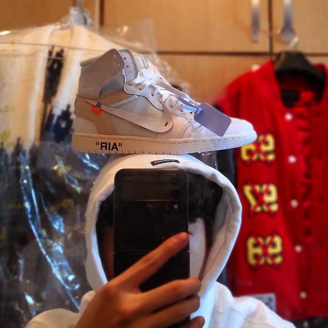 Jordan 1 x Off-White Retro High White 착용 스타일 - 1