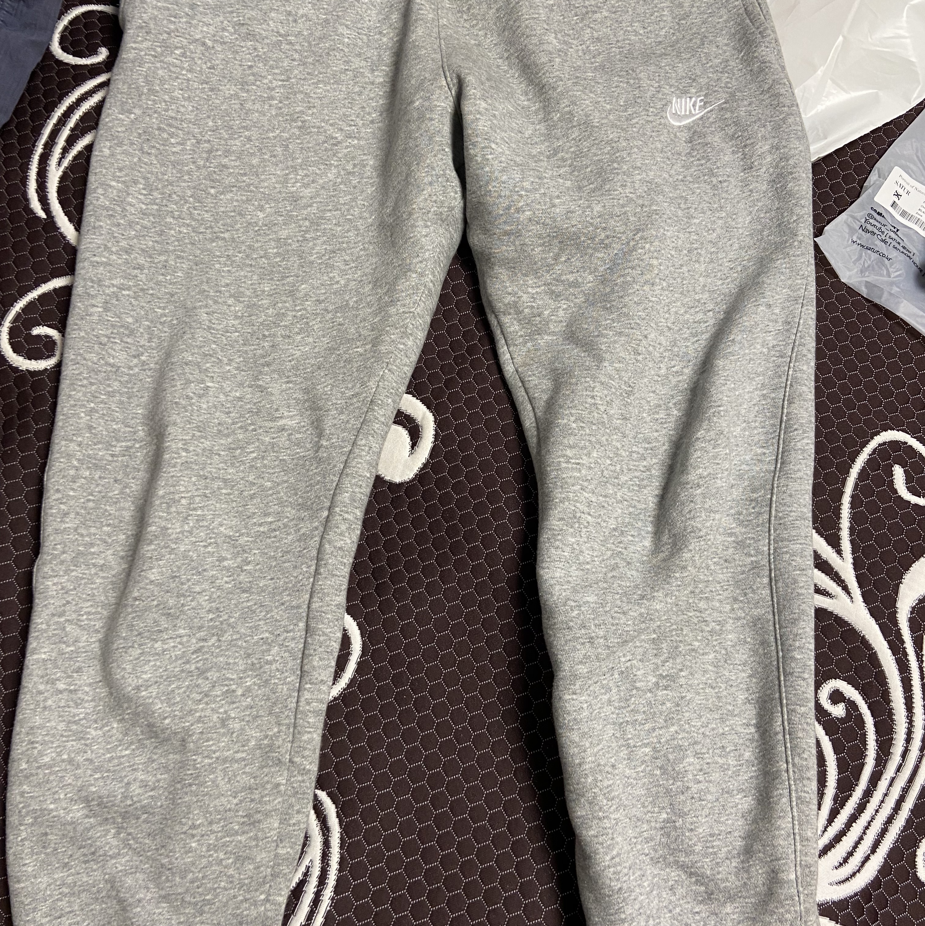 Nike NSW Club Jogger Dark Grey Heather - Asia 착용 스타일