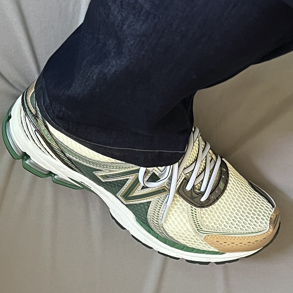 New Balance x Aime Leon Dore 860v2 Green 착용 스타일 - 2