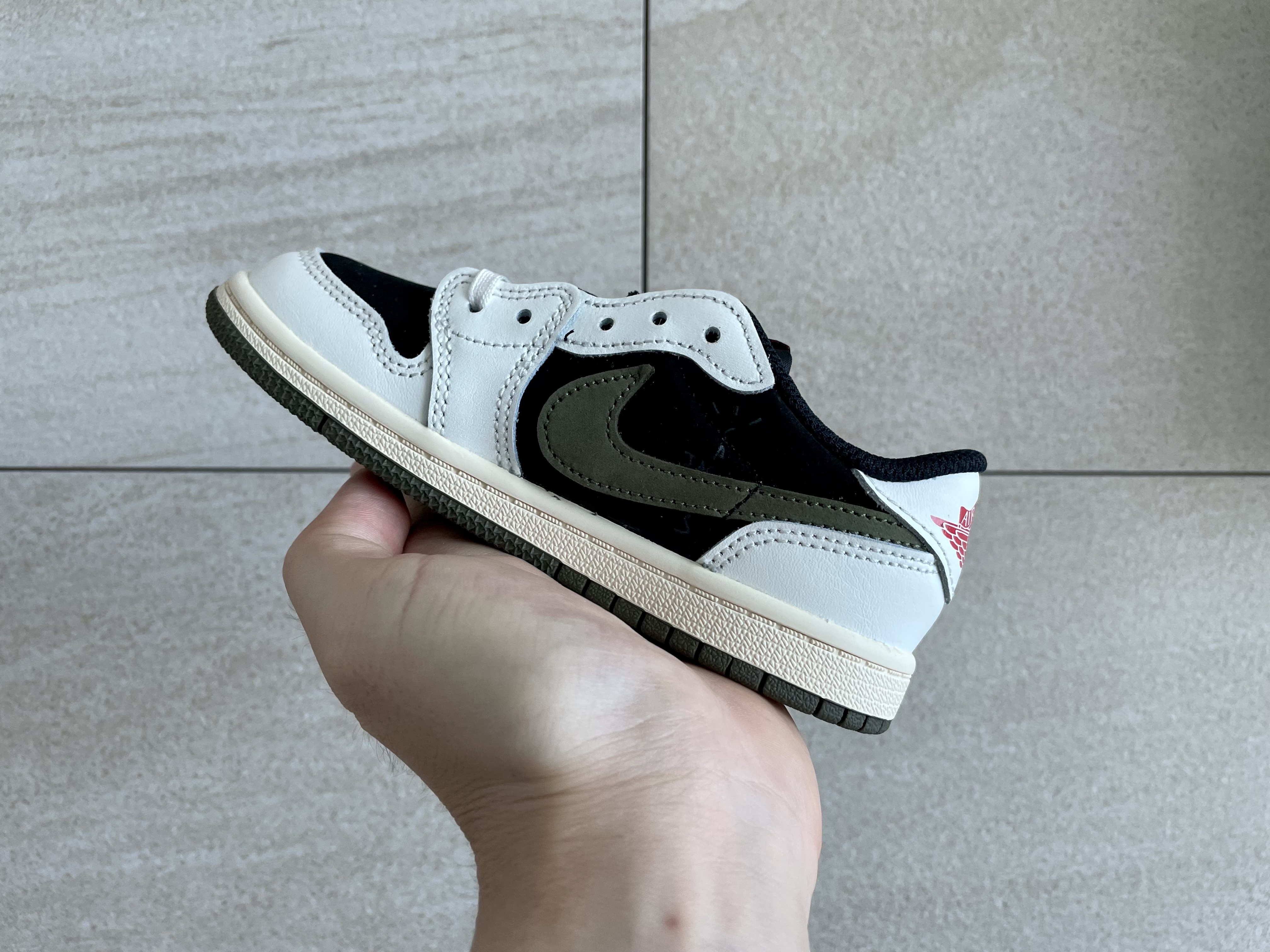 (TD) Jordan 1 x Travis Scott Retro Low OG SP Medium Olive 착용 스타일