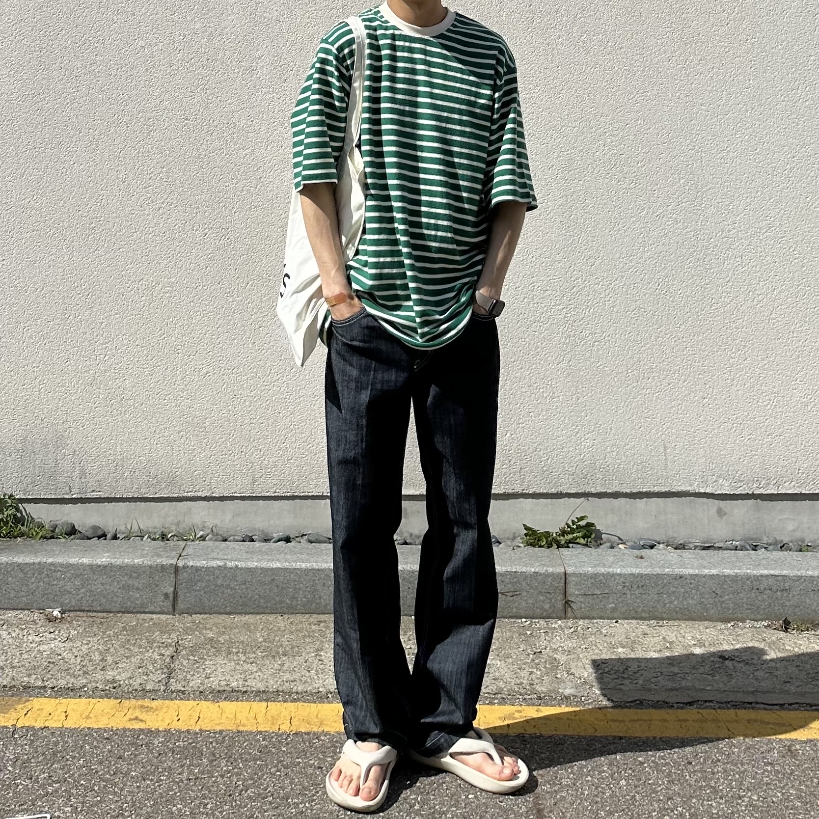 New Balance x Taw&Toe Flip Flop Ivory 착용 스타일 - 1