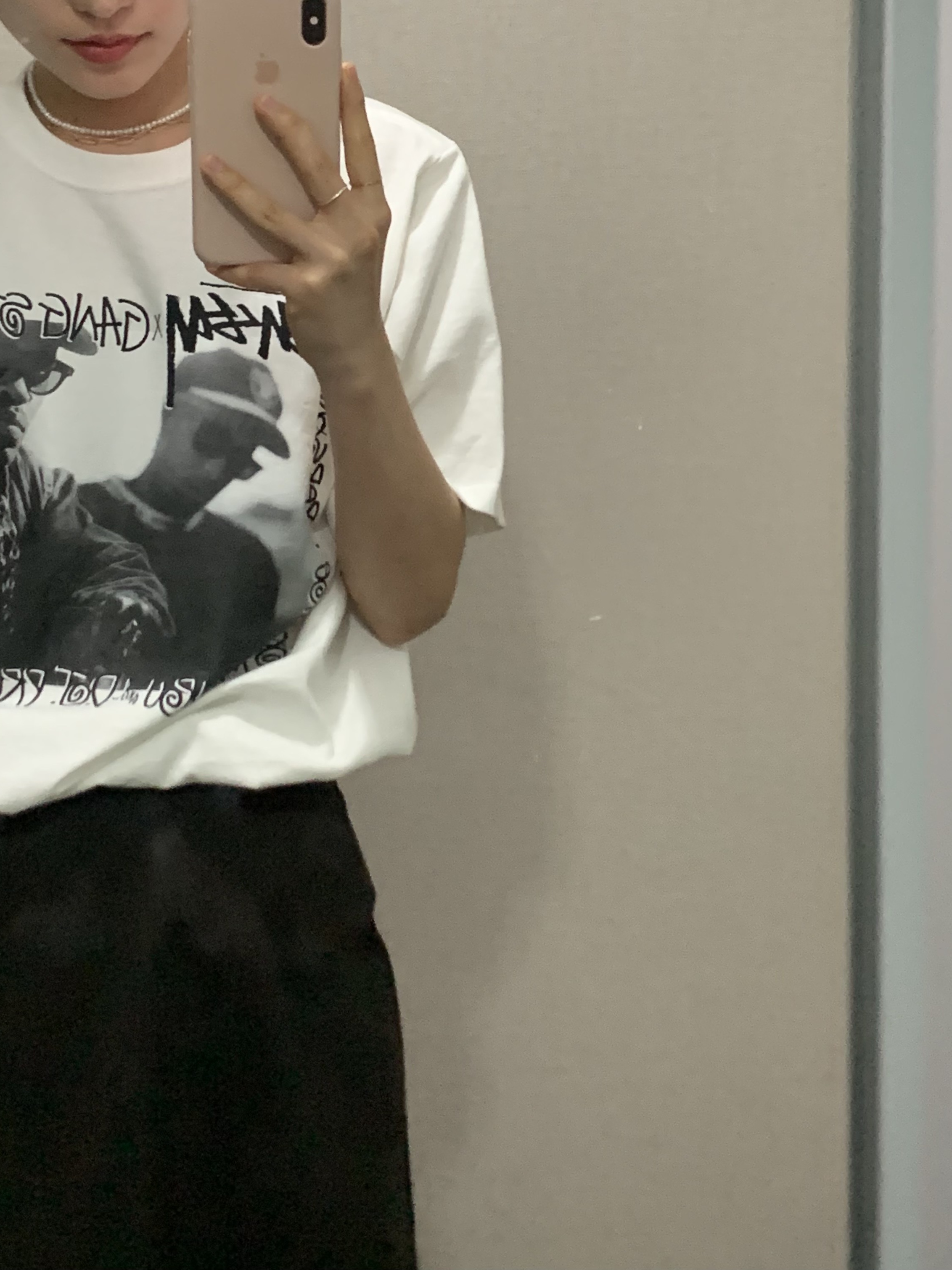 Stussy x Gang Starr Take It Personal T-Shirt White, Adidas Nora Core Black Gold Metallic 착용 스타일 - 1