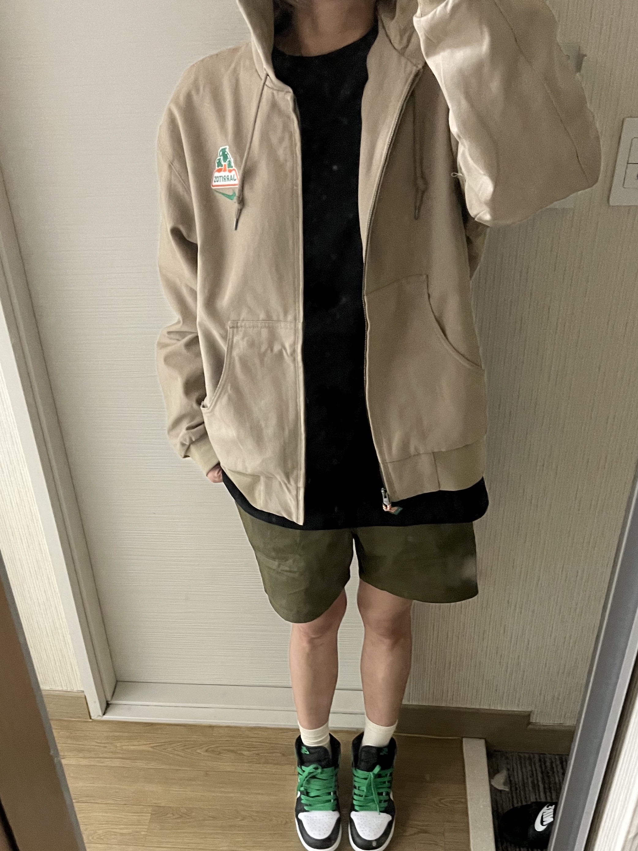 Supreme x The North Face Printed Pocket T-Shirt Black - 23SS, Jordan 1 Retro High OG Black and Lucky Green 착용 스타일