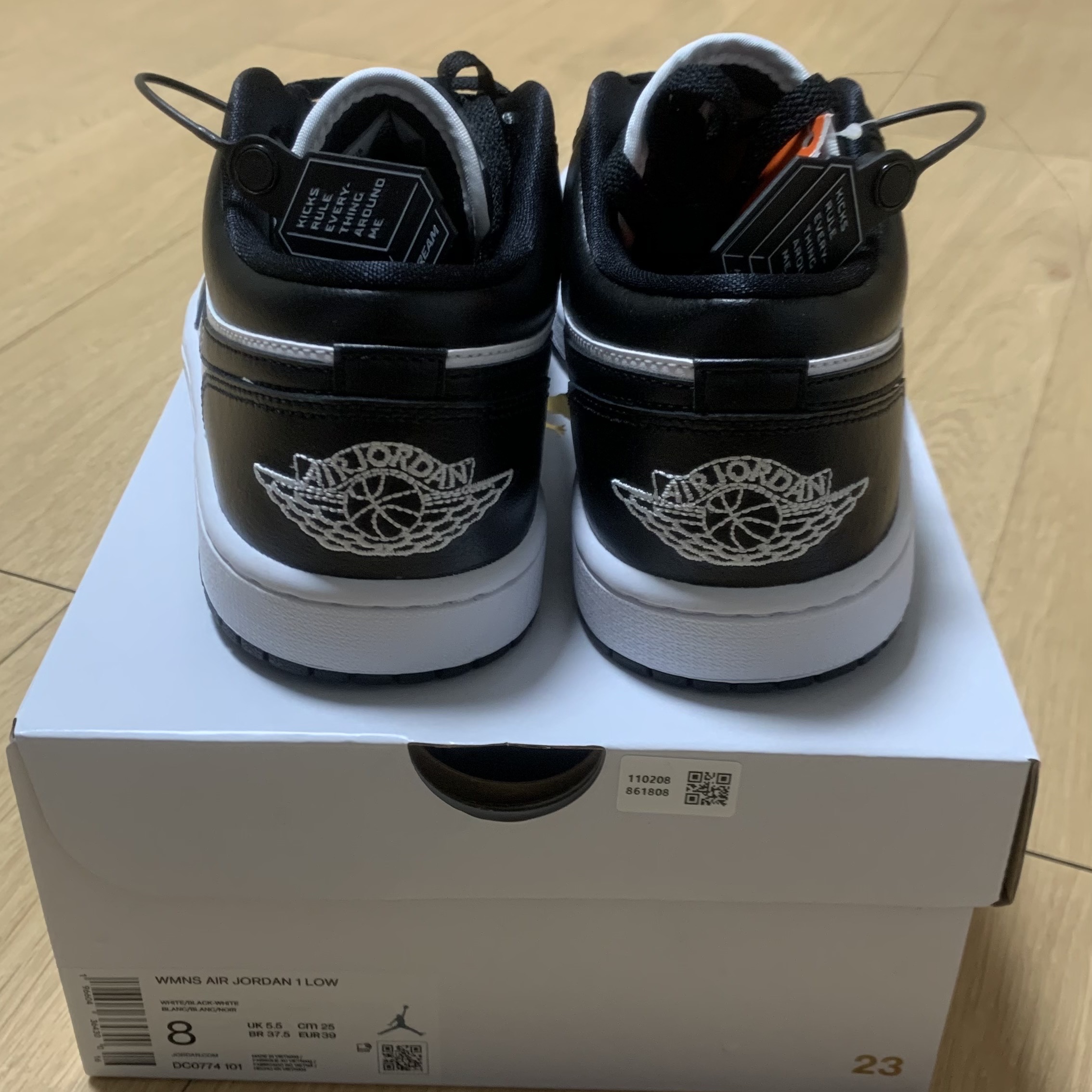 (W) Jordan 1 Low Black and White 착용 스타일 - 3