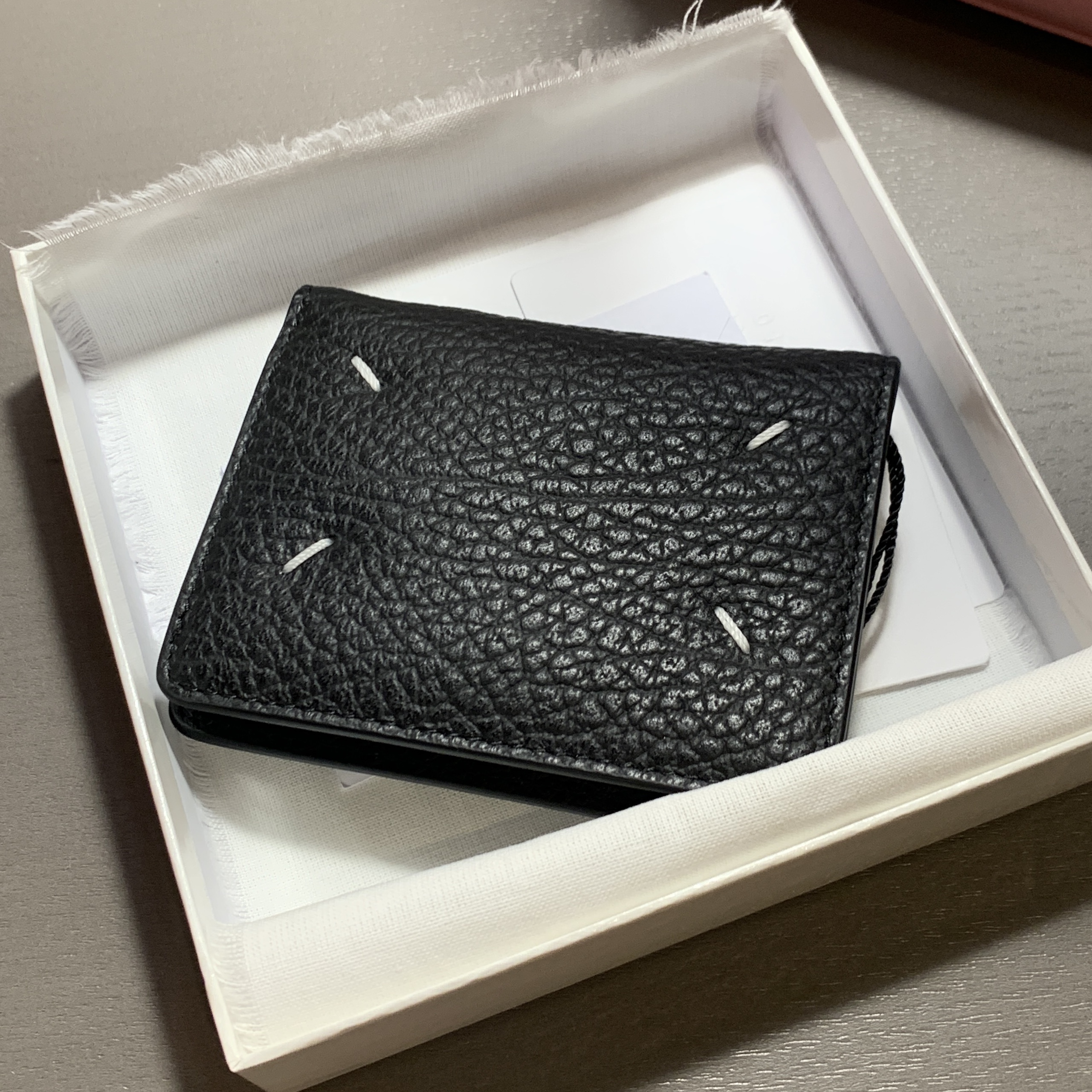 Maison Margiela Keyring Wallet Black 착용 스타일