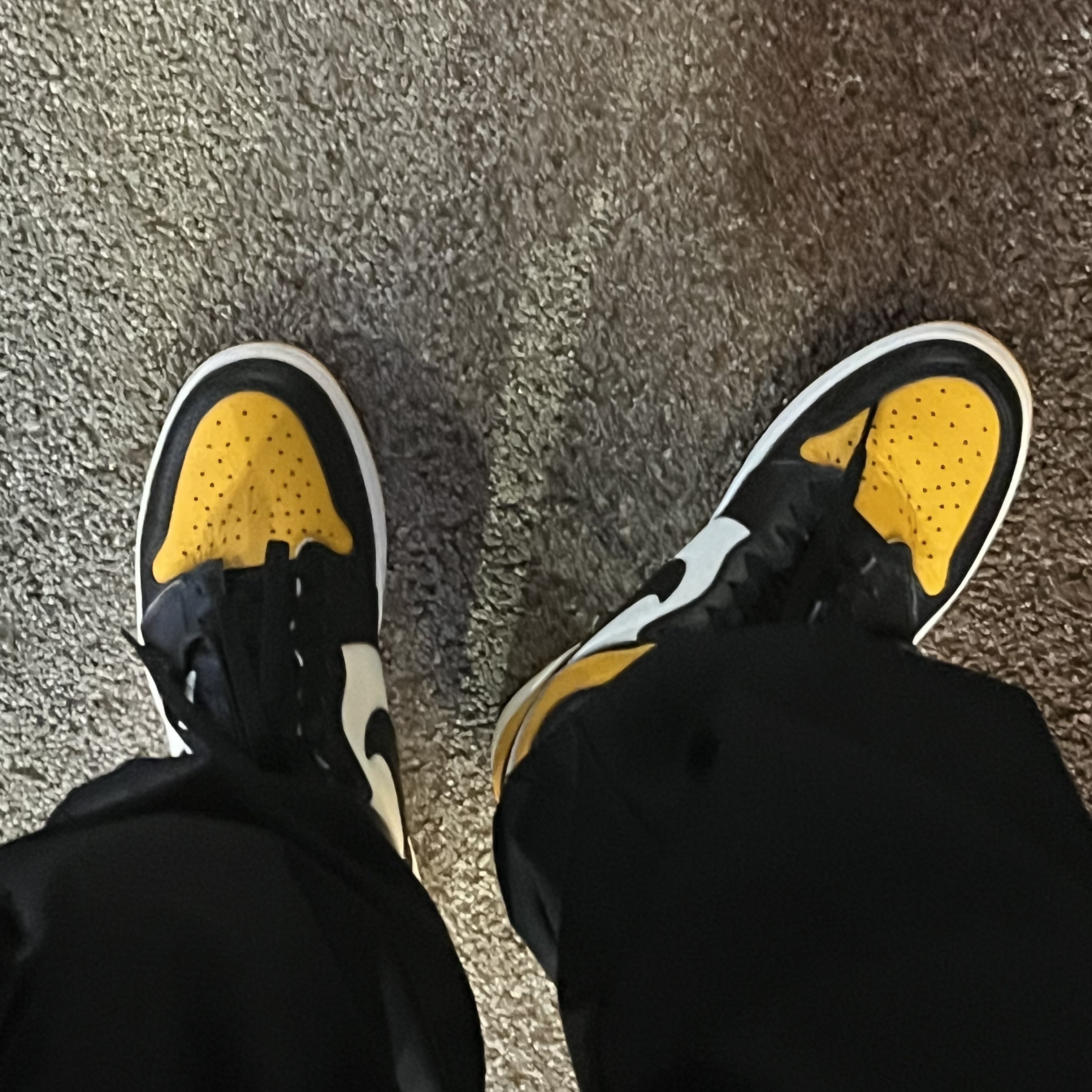 Jordan 1 Retro High OG Taxi 착용 스타일 - 1