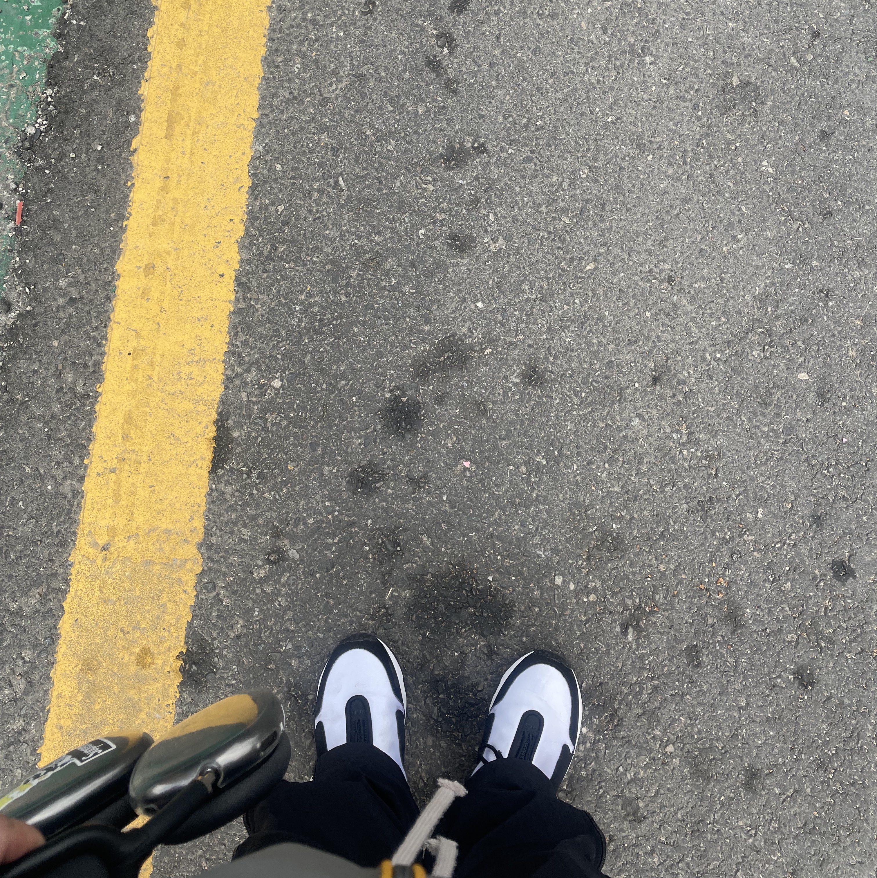 Nike x Comme des Garcons Homme Plus Air Max Sunder SP White Black, Diesel J-Hives Windbreaker with Contrast Piping Grey 착용 스타일