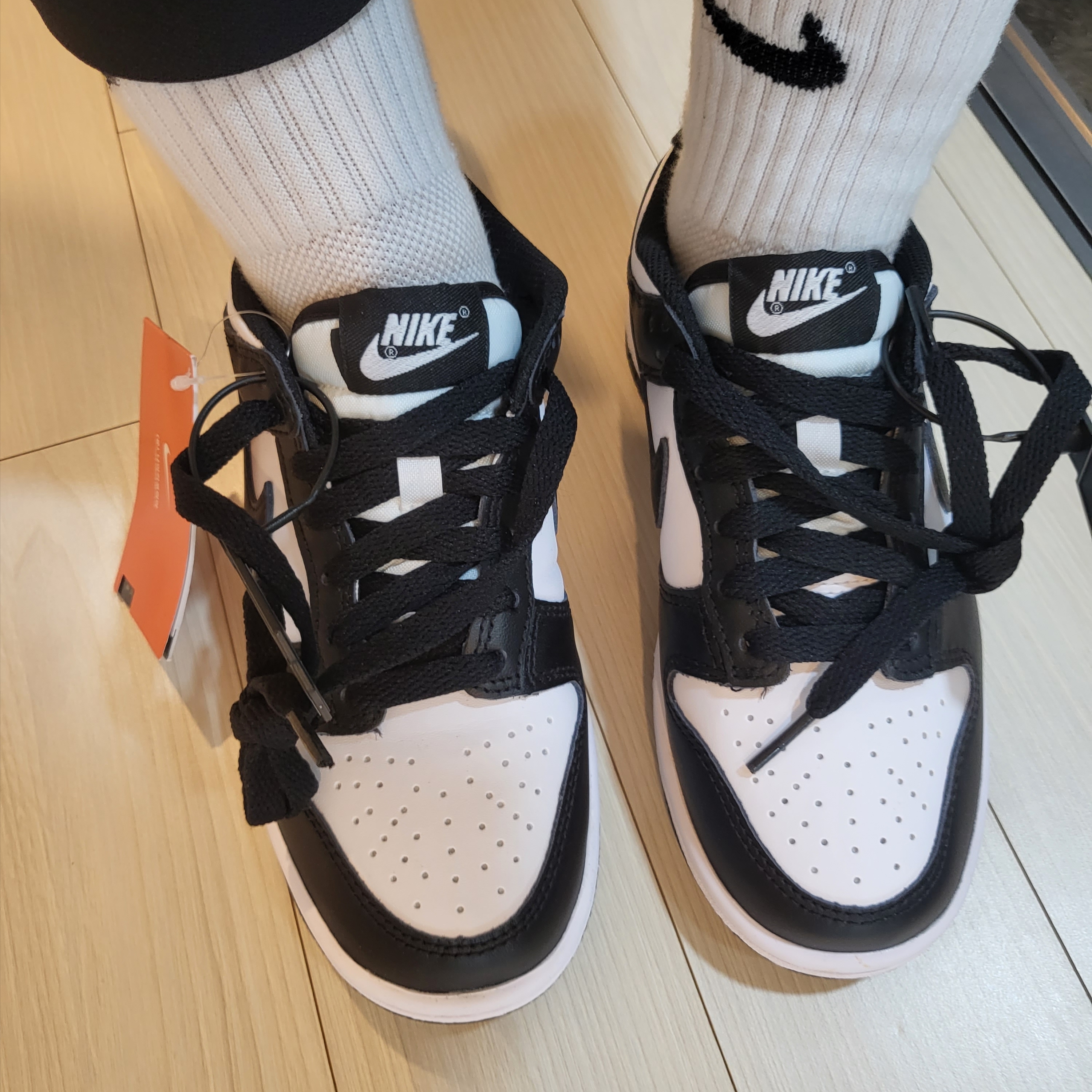 (GS) Nike Dunk Low Black 착용 스타일