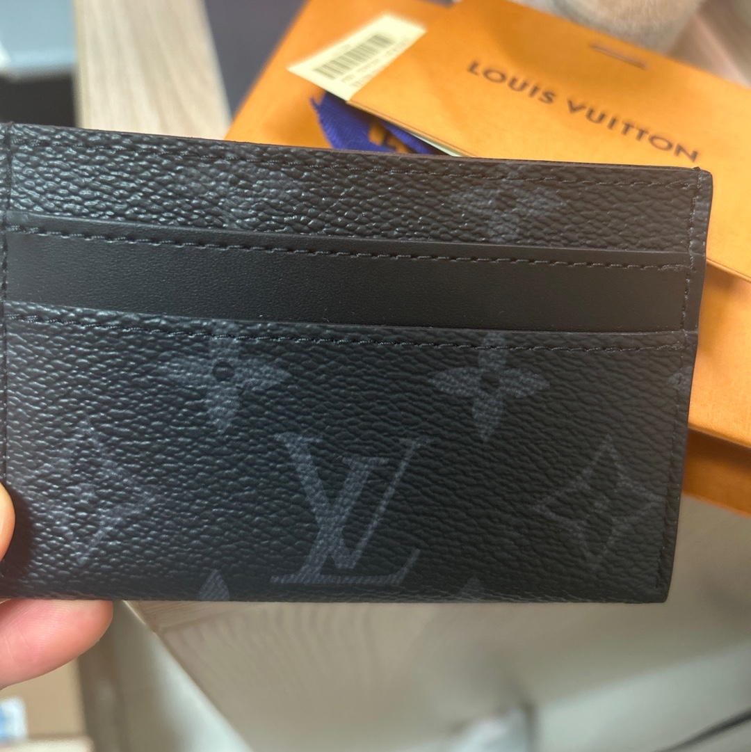 Louis Vuitton Double Card Holder Monogram Eclipse 착용 스타일