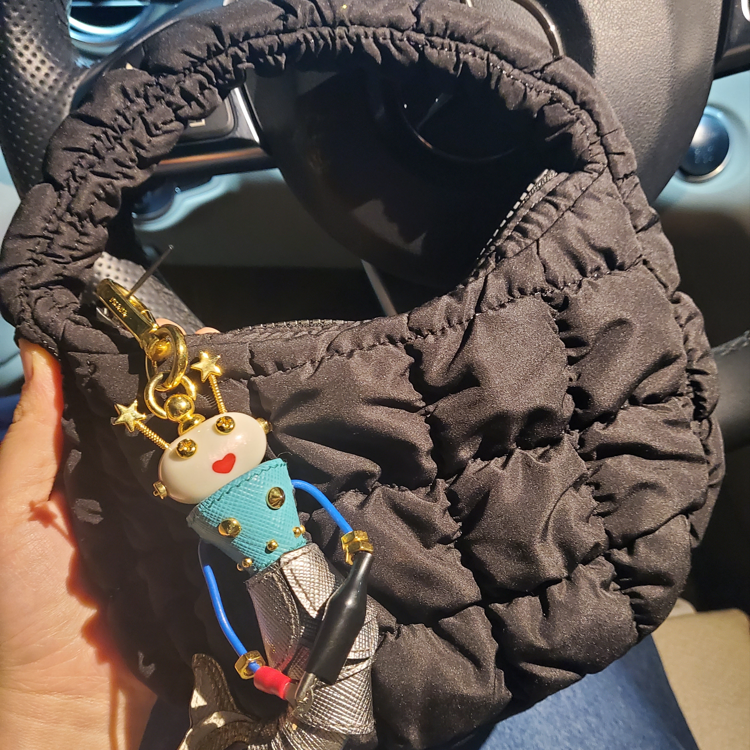 COS Quilted Micro Bag Black 착용 스타일