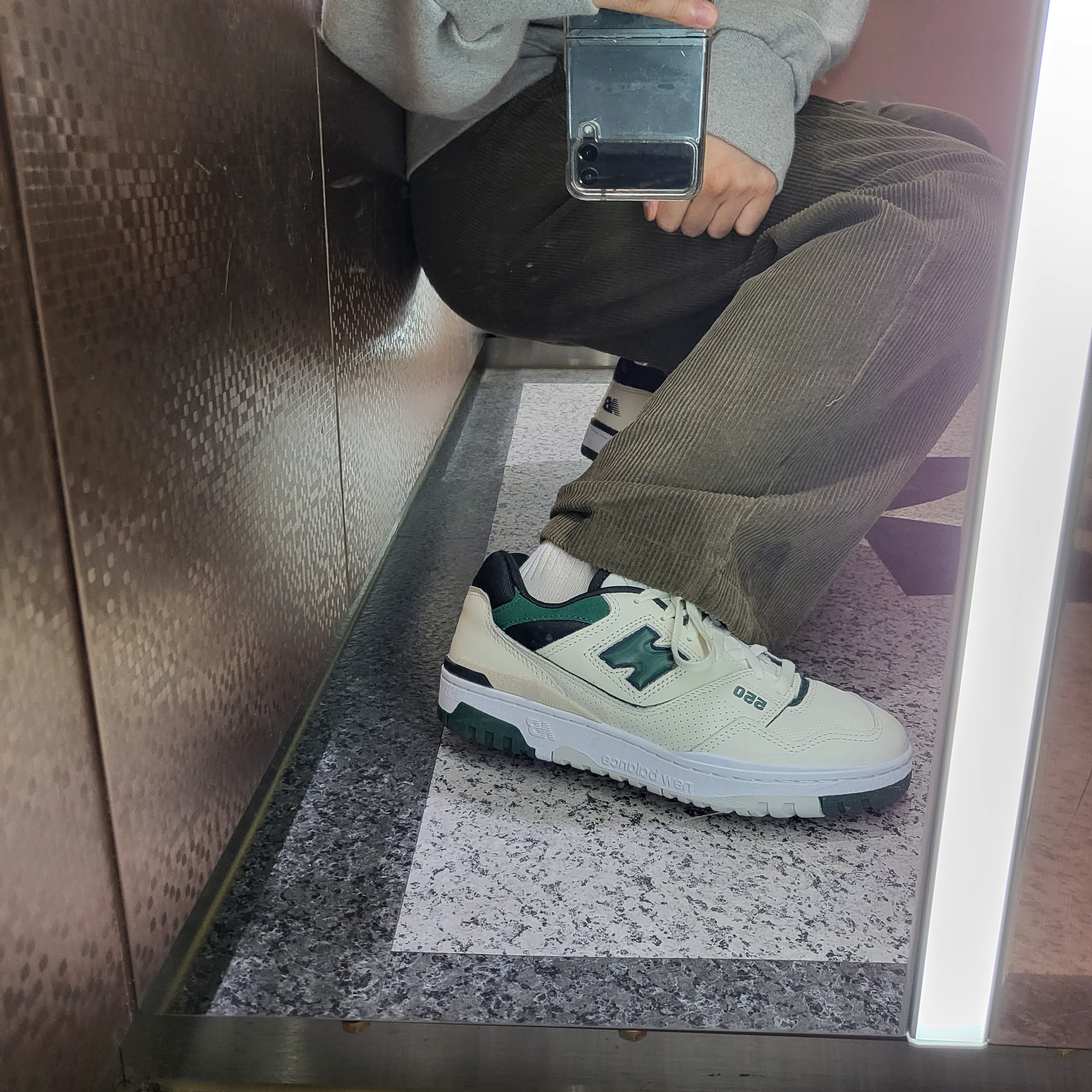 New Balance 550 Sea Salt Green - 2E Wide 착용 스타일