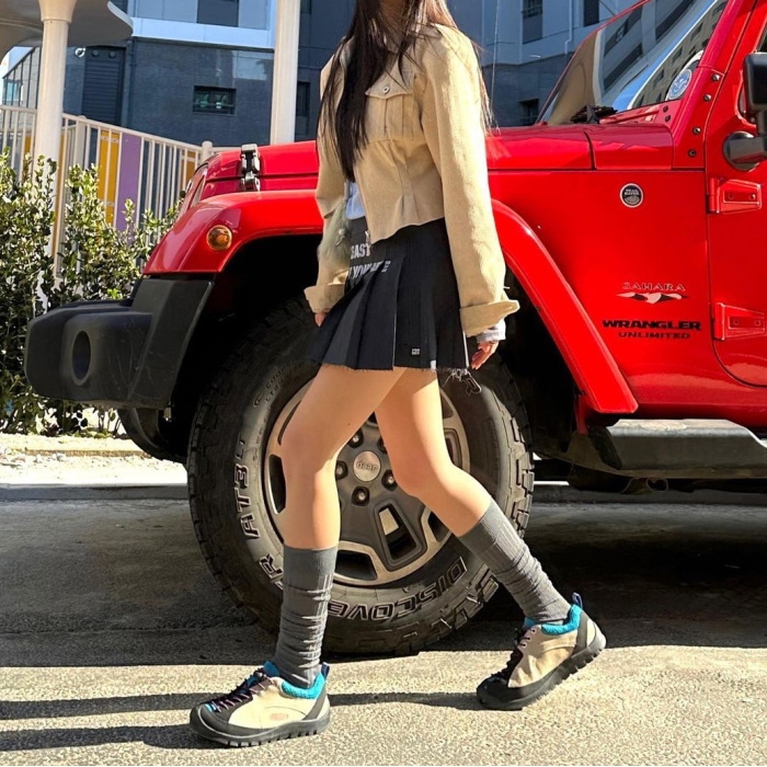 (W) Keen Jasper Rocks SP Sneakers Beige 착용 스타일