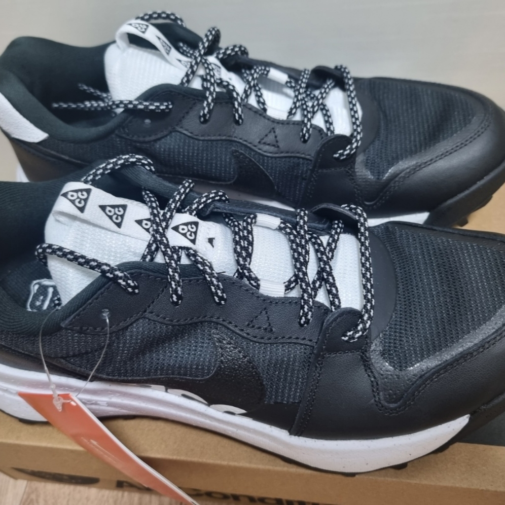 Nike ACG Lowcate Black White 착용 스타일