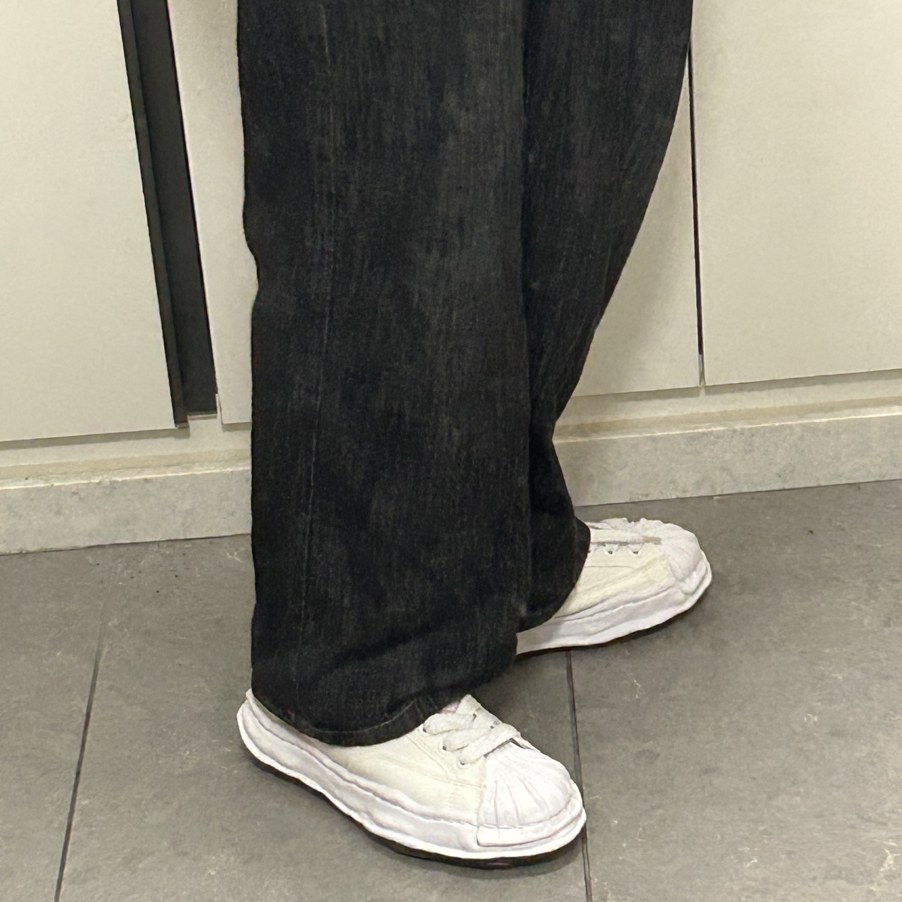 Maison Mihara Yasuhiro Blakey OG Sole Canvas Low-top Sneakers White 착용 스타일