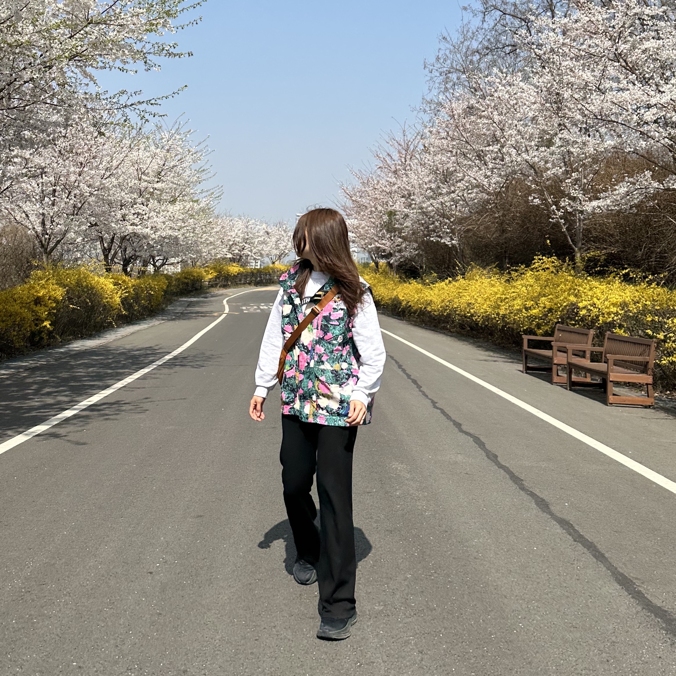 Supreme x The North Face Trekking Convertible Jacket Flowers - 22SS 착용 스타일