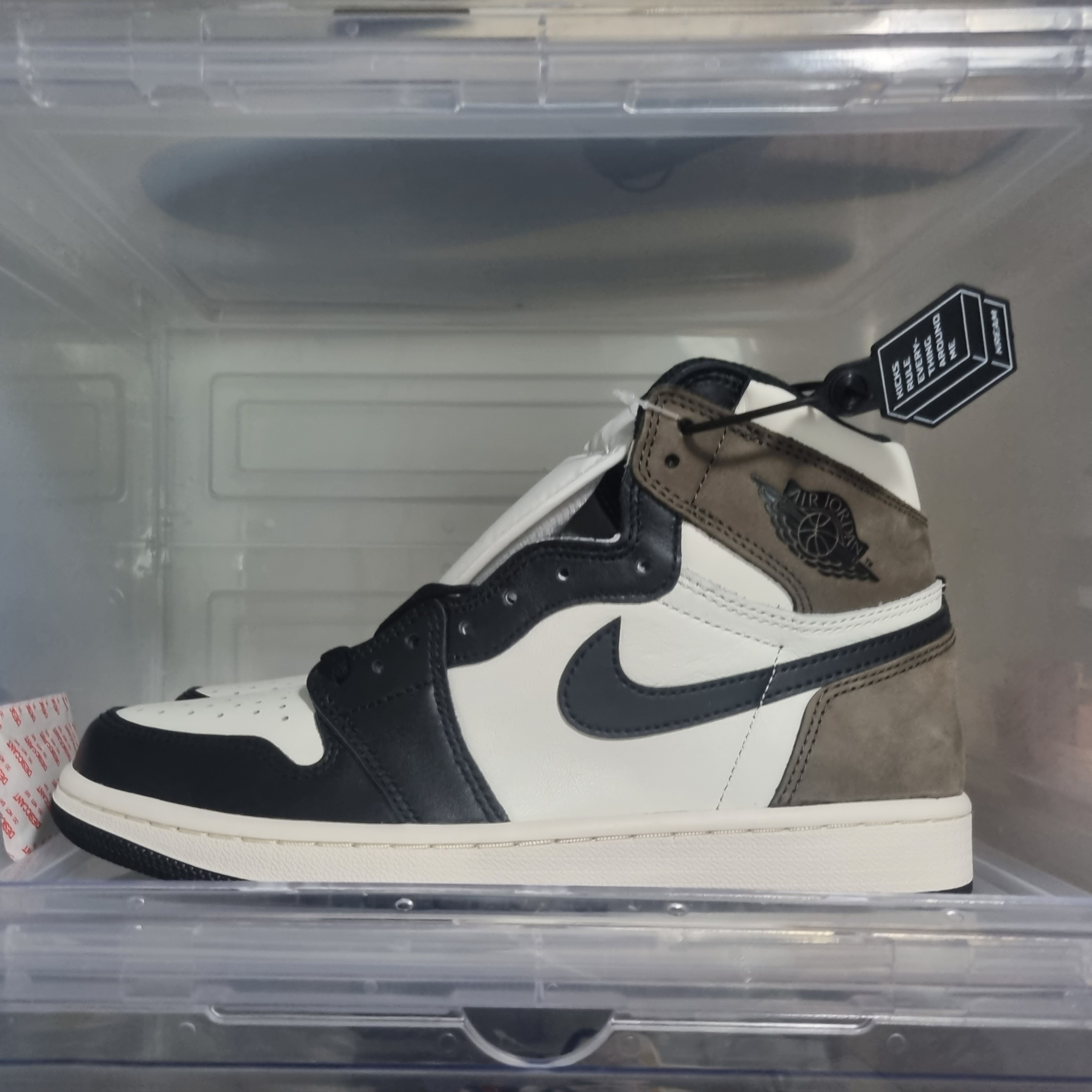 Jordan 1 Retro High OG Black Mocha 착용 스타일