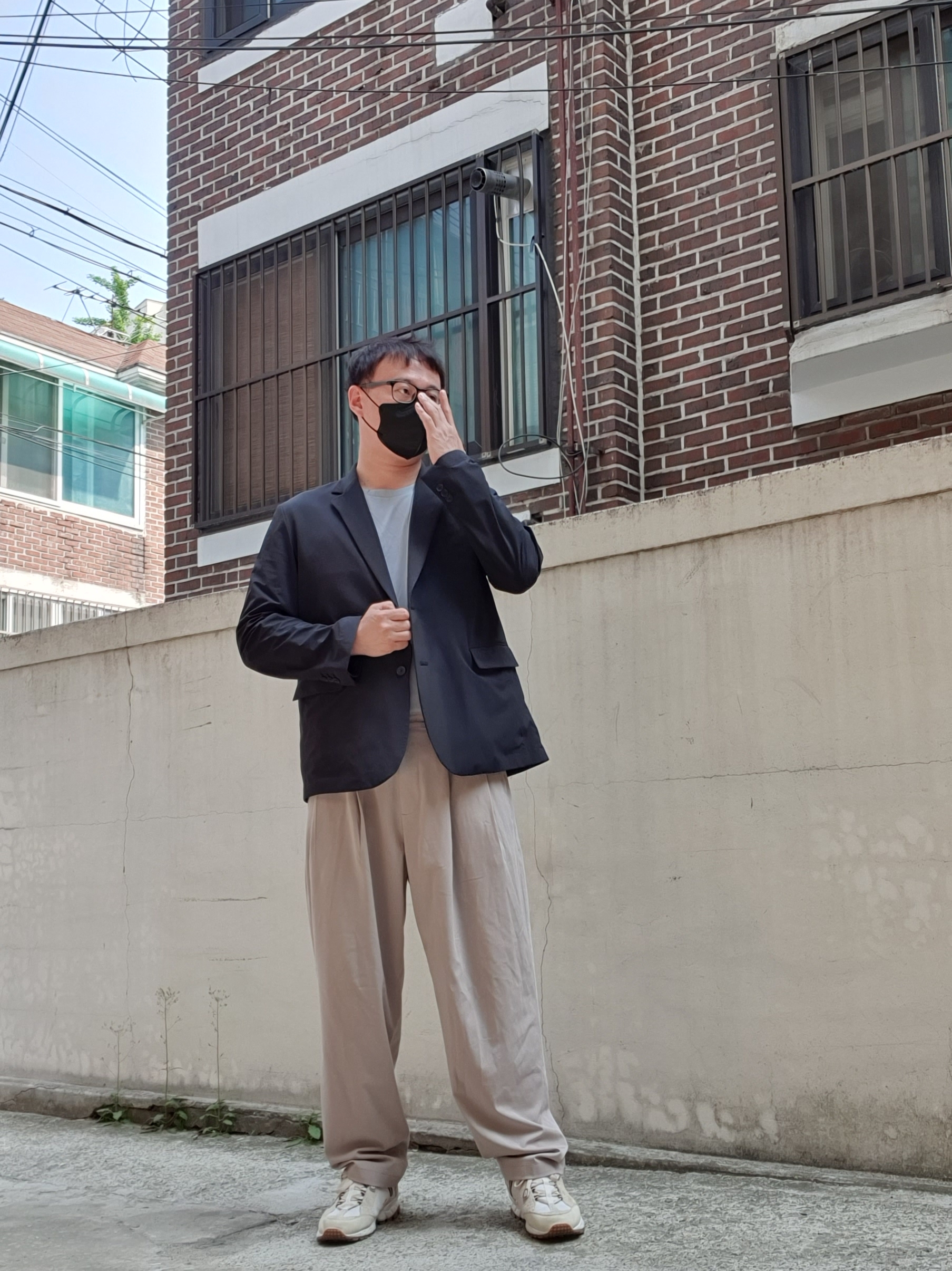 Nike x Jacquemus Air Humara LX Light Bone and Gold 착용 스타일