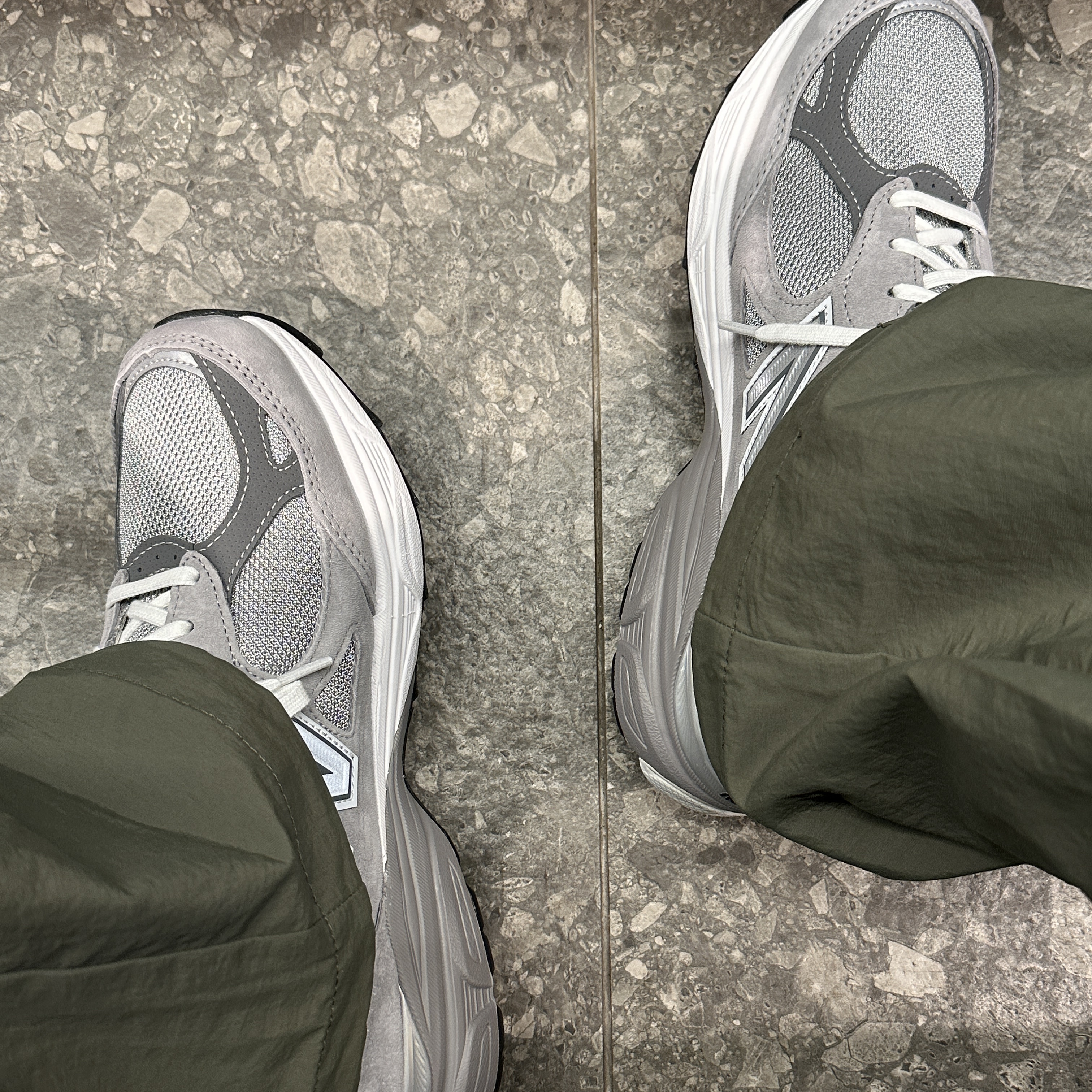 New Balance 990v3 Made in USA Grey - D Standard 착용 스타일