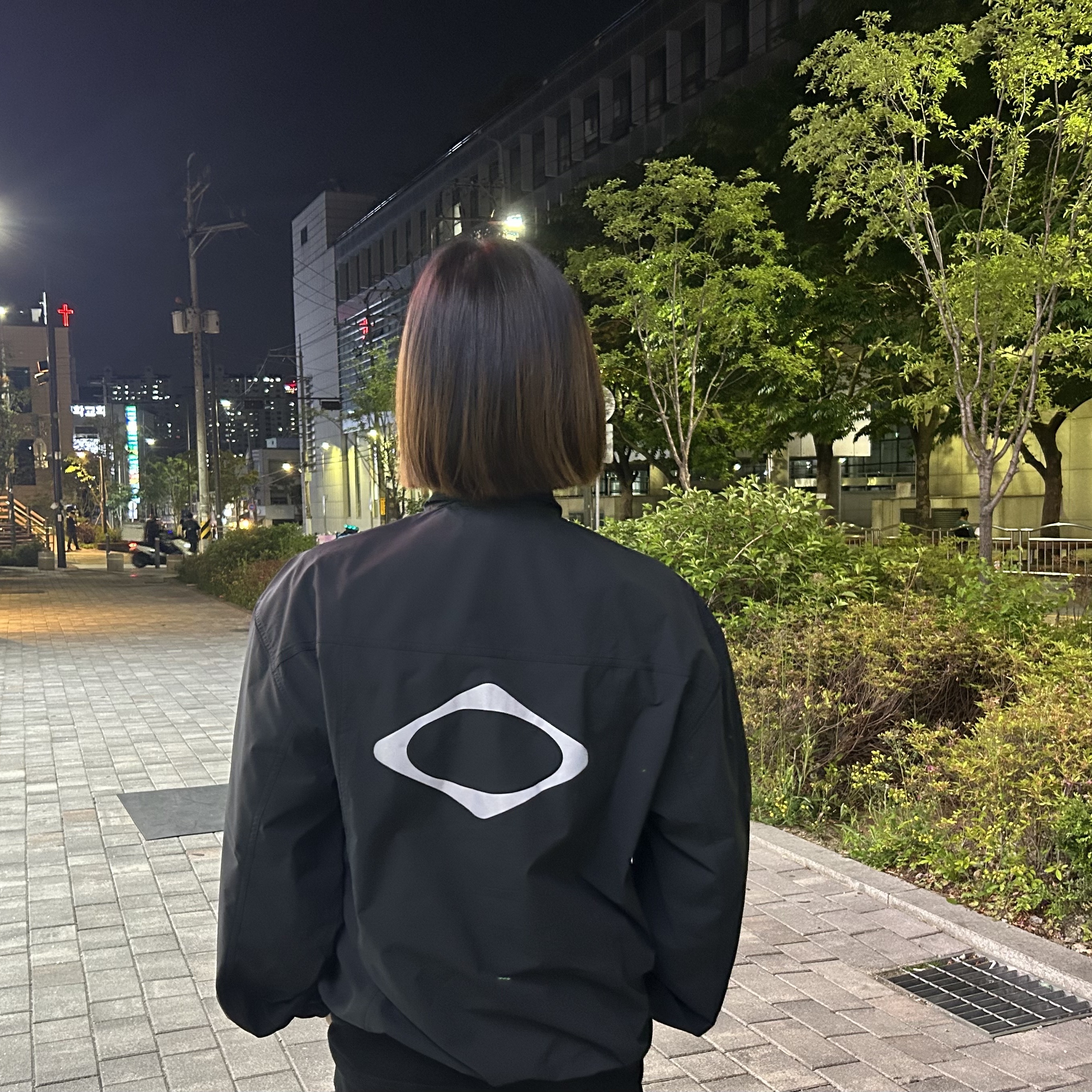 (W) Mischief Rhombus Uniform Track Jacket Black - The Hyundai Seoul Exclusive 착용 스타일