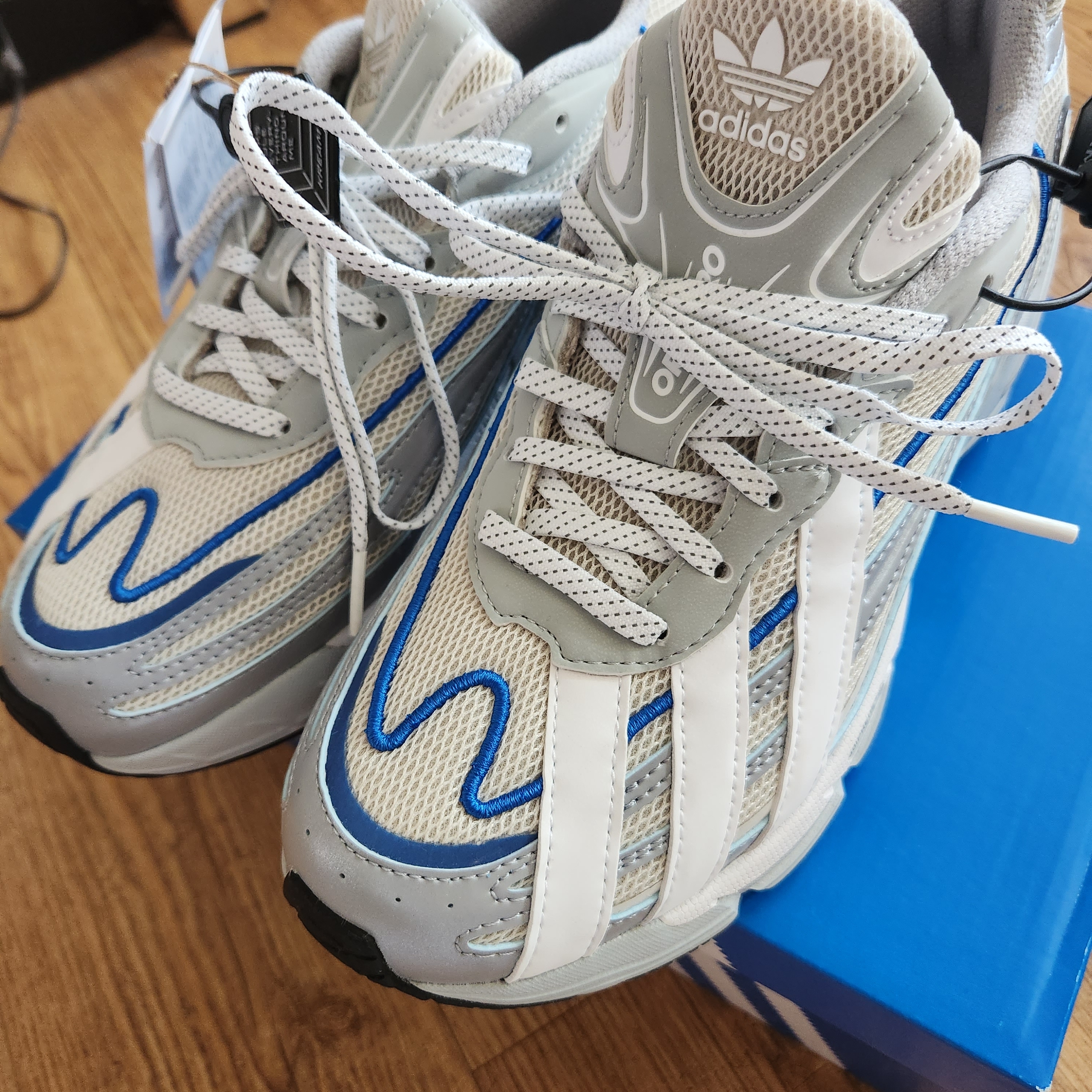 Adidas Orketro Bliss Cloud White 착용 스타일