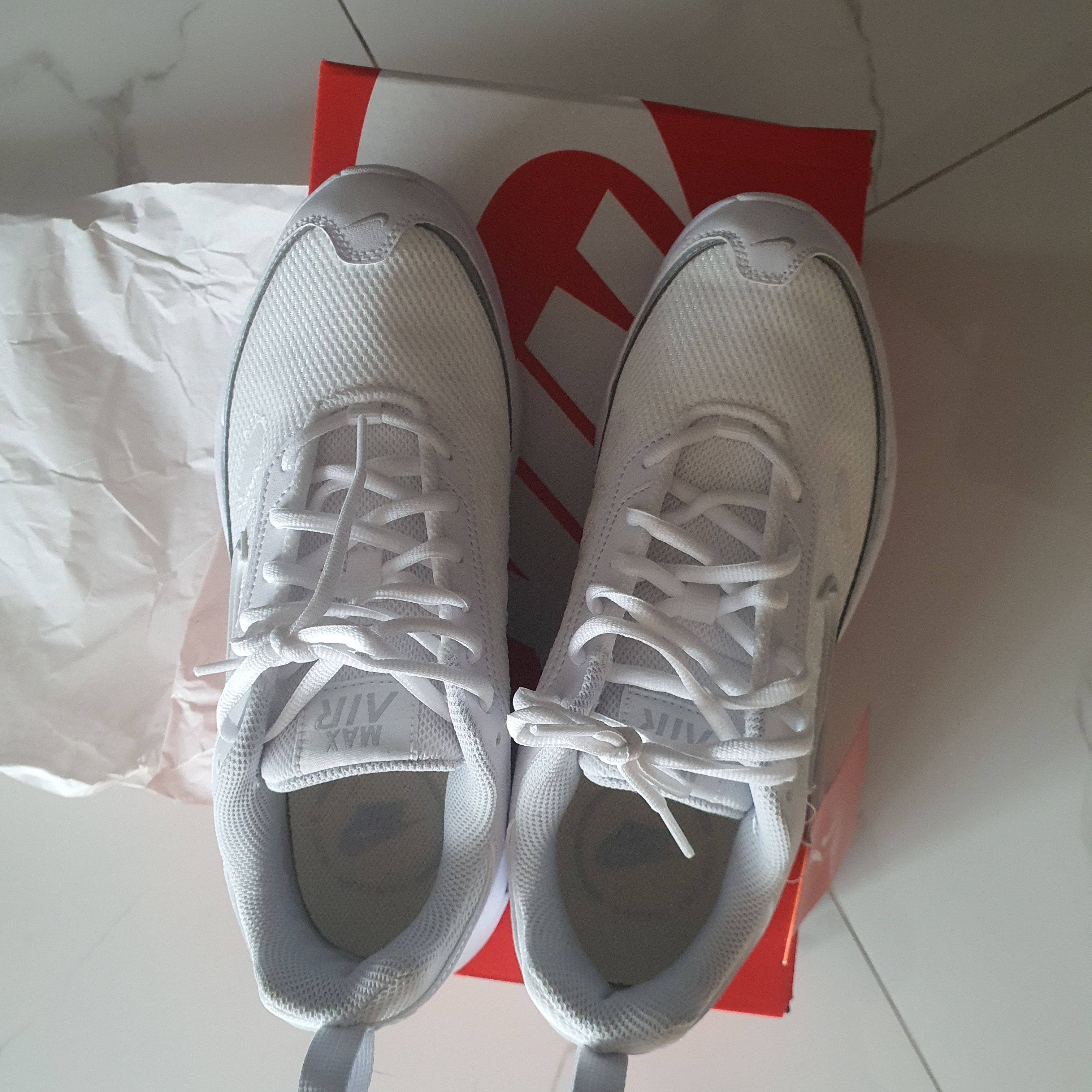 (W) Nike Air Max AP White Pure Platinum 착용 스타일