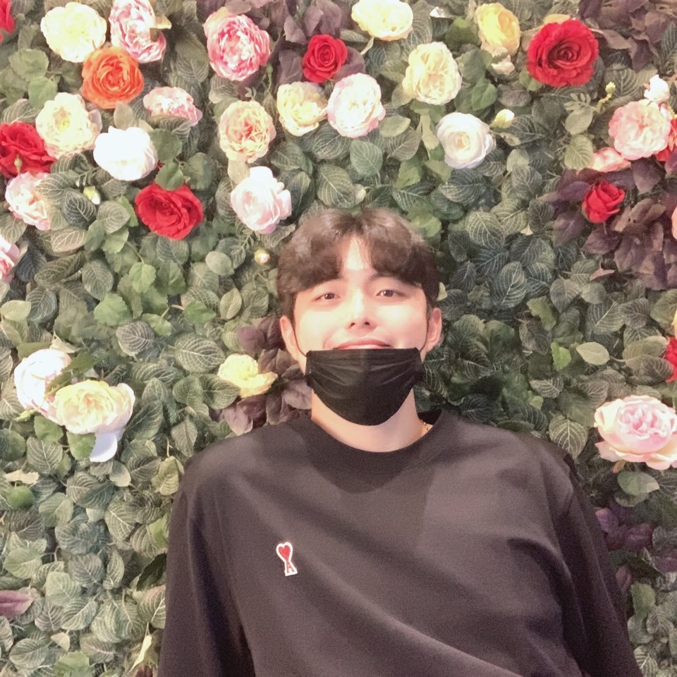 AMI de Coeur Sweatshirt Black, Nike x Sacai Blazer Mid White Grey 착용 스타일 - 2