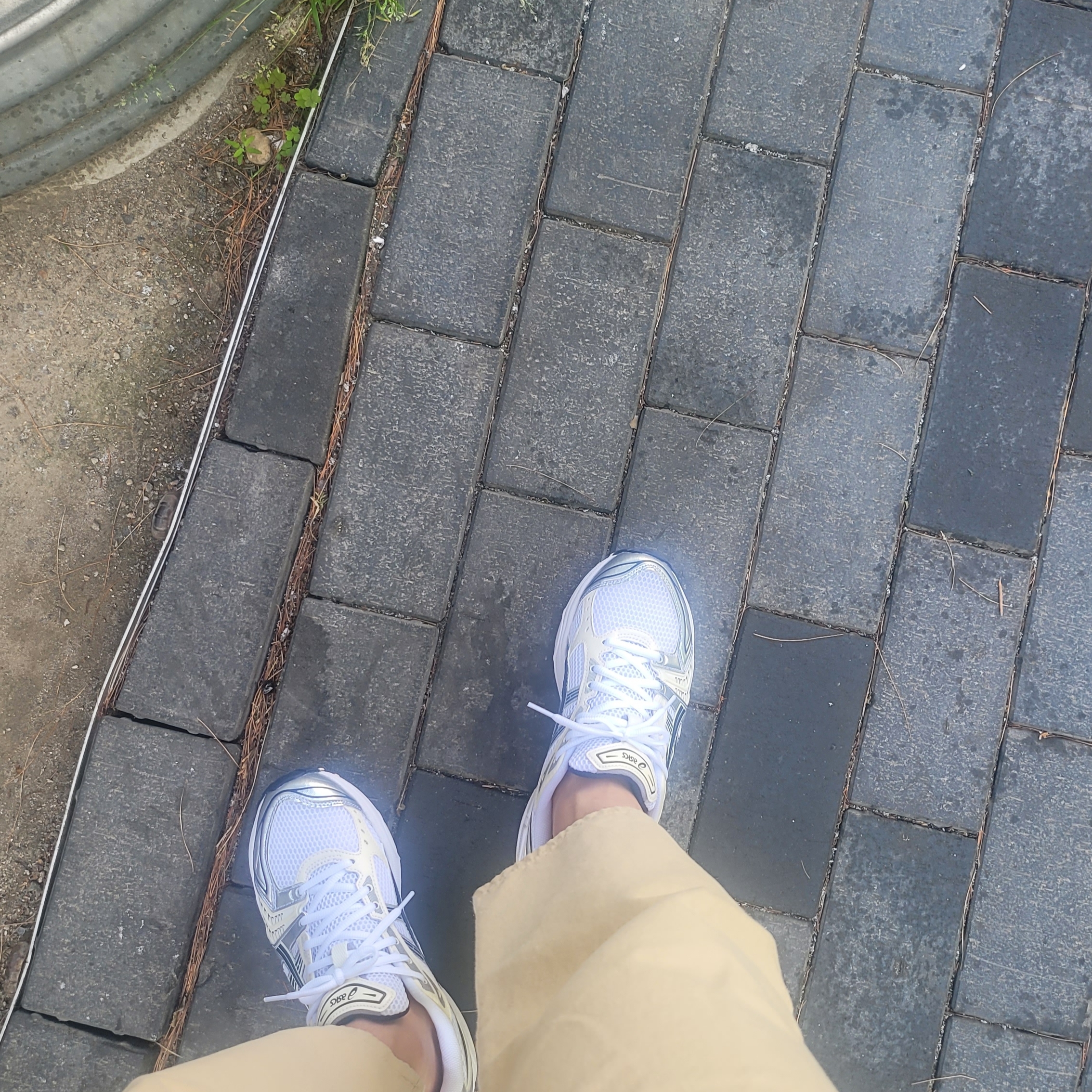 (W) Asics Gel-Kayano 14 White Midnight 착용 스타일