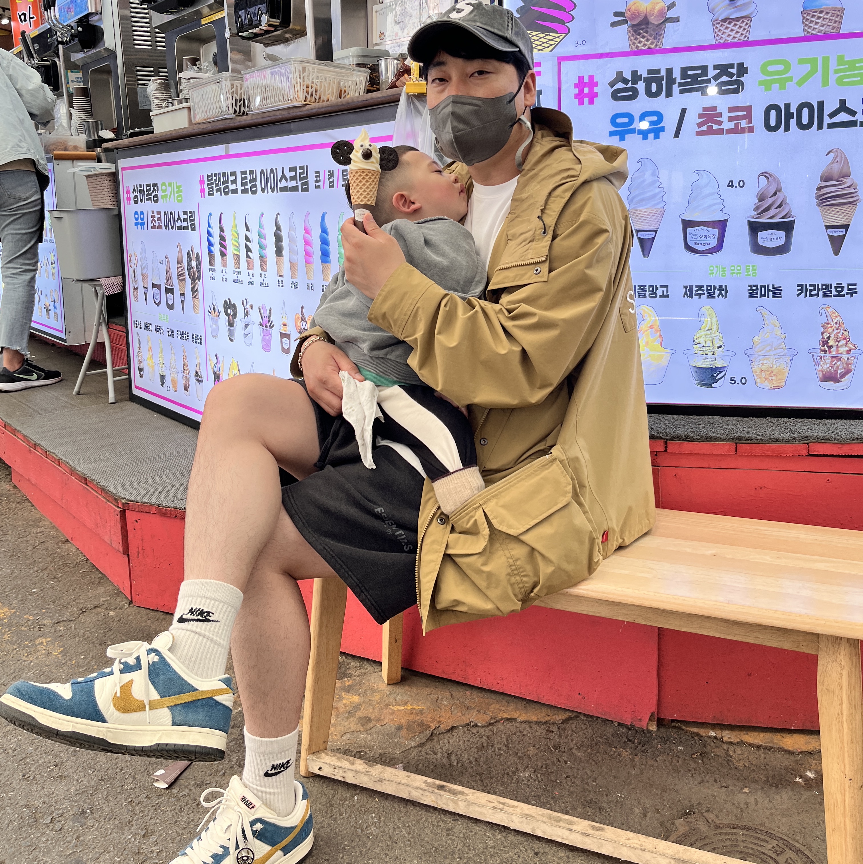 Nike x Kasina Dunk Low 80's Bus, Supreme x The North Face Cargo Jacket Gold - 20SS 착용 스타일
