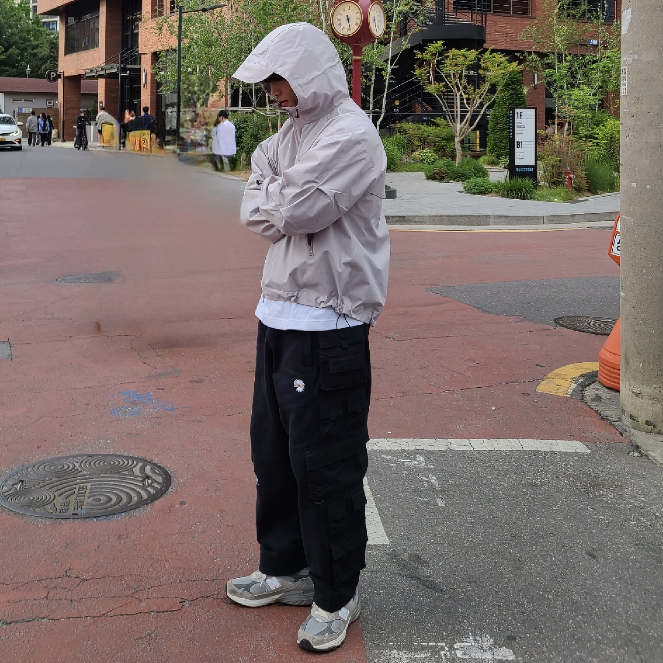 Nike x Peaceminusone LS T-Shirt White (DR0097-100), Nike x Peaceminusone Wide Pants Black (DR0095-010) 착용 스타일 - 1