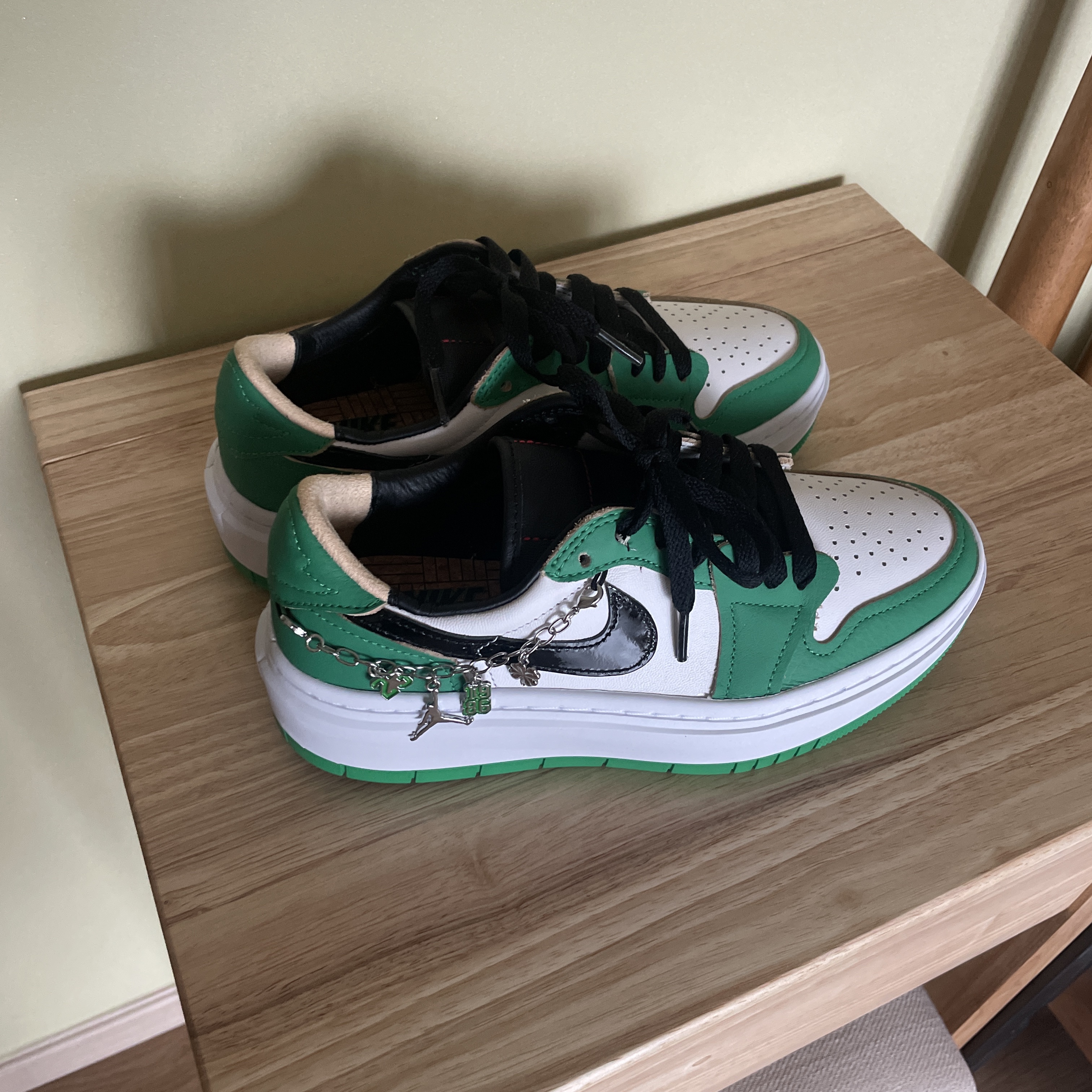 (W) Jordan 1 Elevate Low SE Lucky Green 착용 스타일