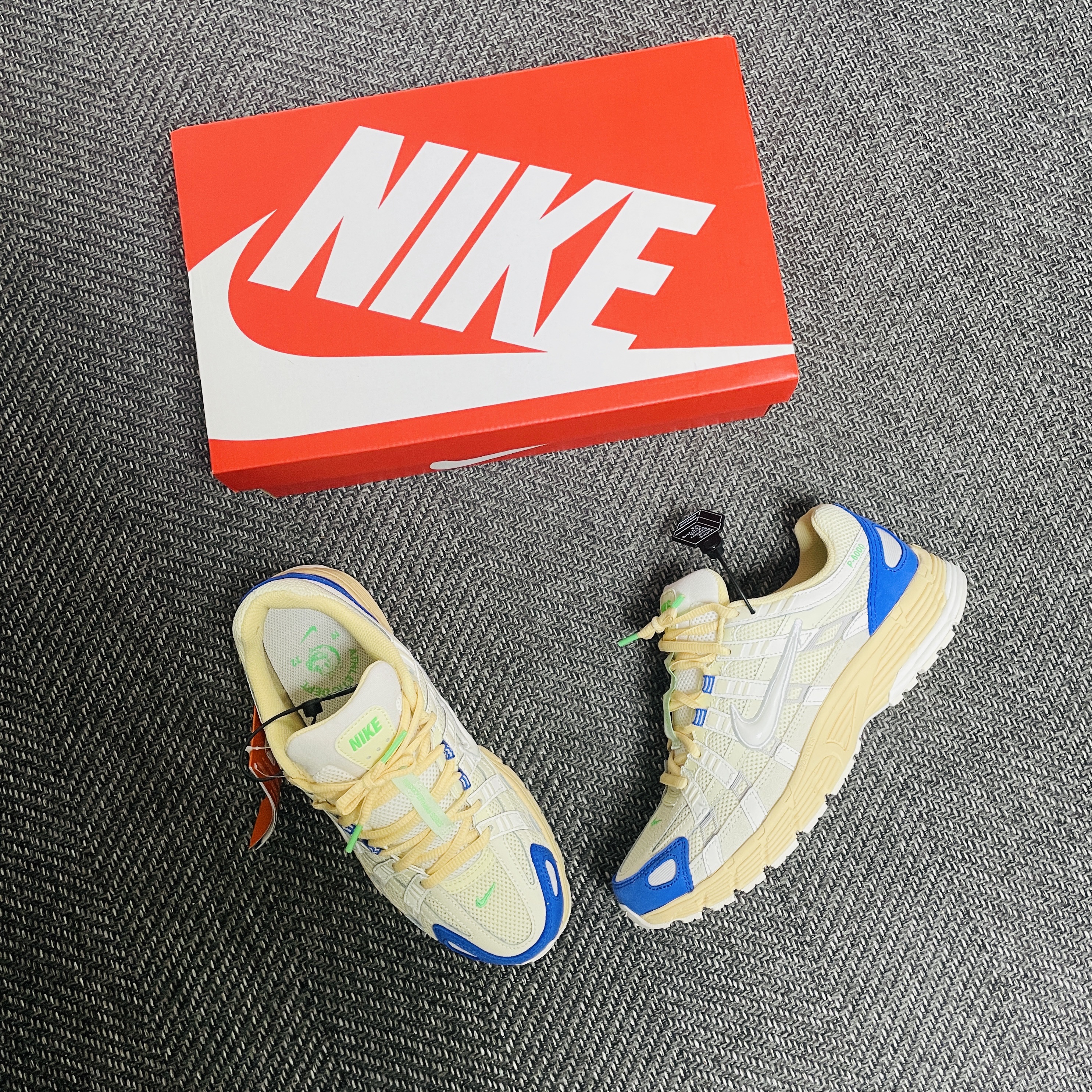 Nike P-6000 Coconut Milk Medium Blue 착용 스타일