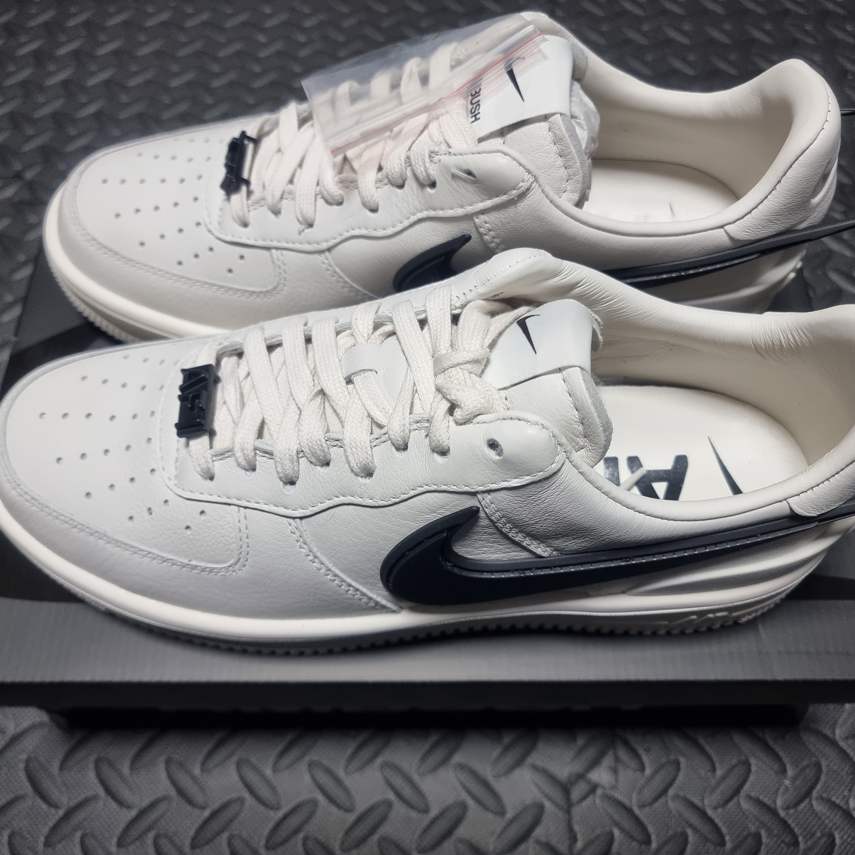 Nike x Ambush Air Force 1 Low SP Phantom 착용 스타일
