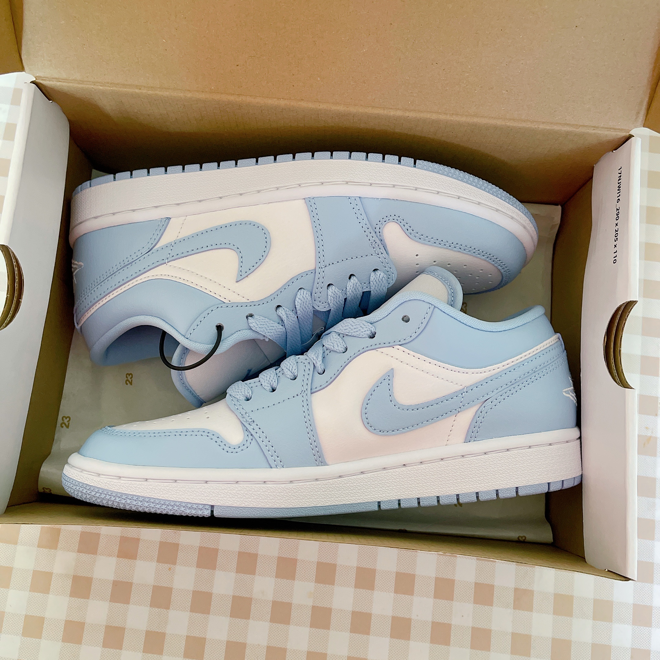 (W) Jordan 1 Low White Ice Blue 착용 스타일 - 2