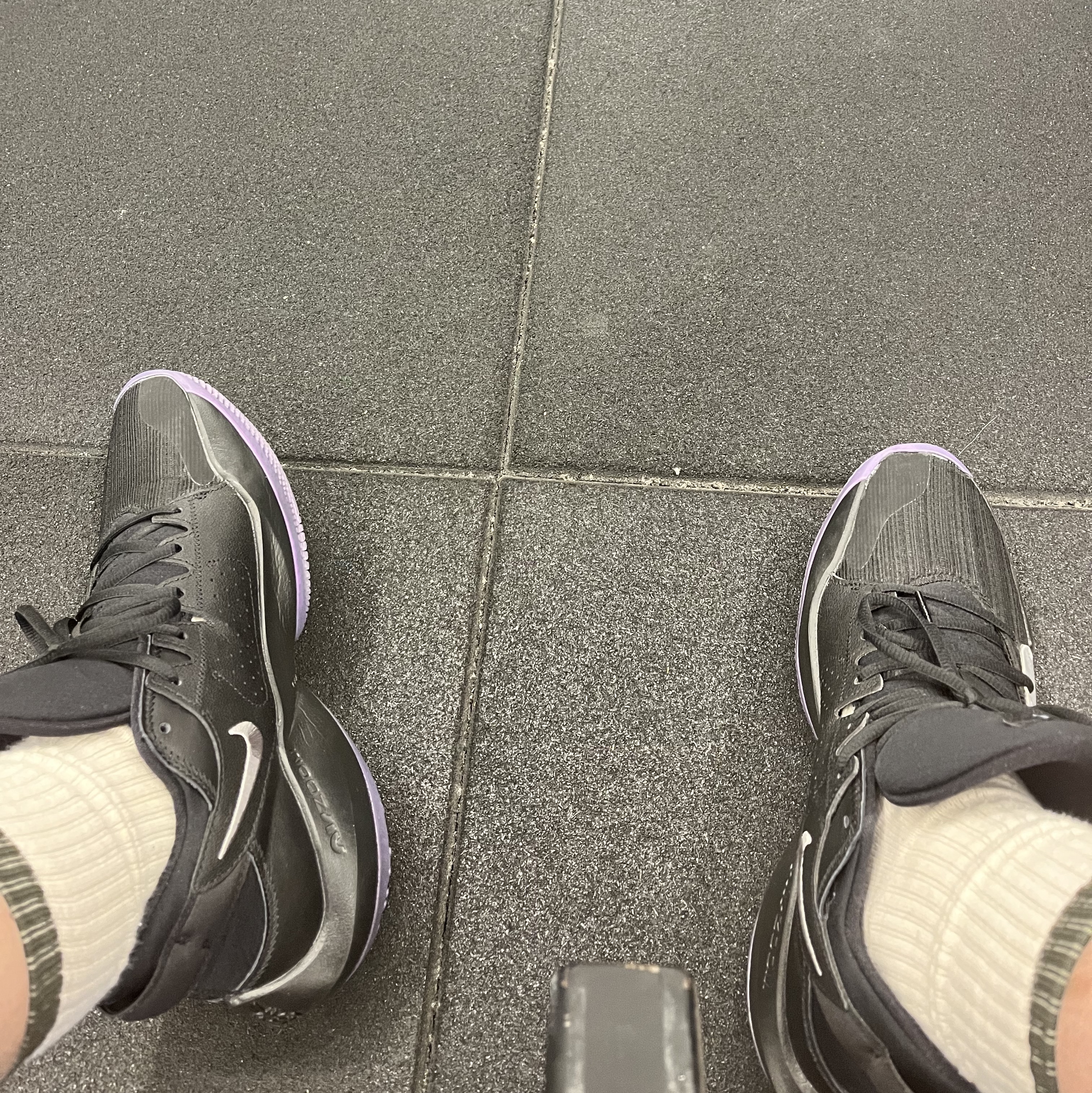 Nike Zoom Freak 2 Black Metallic Silver 착용 스타일
