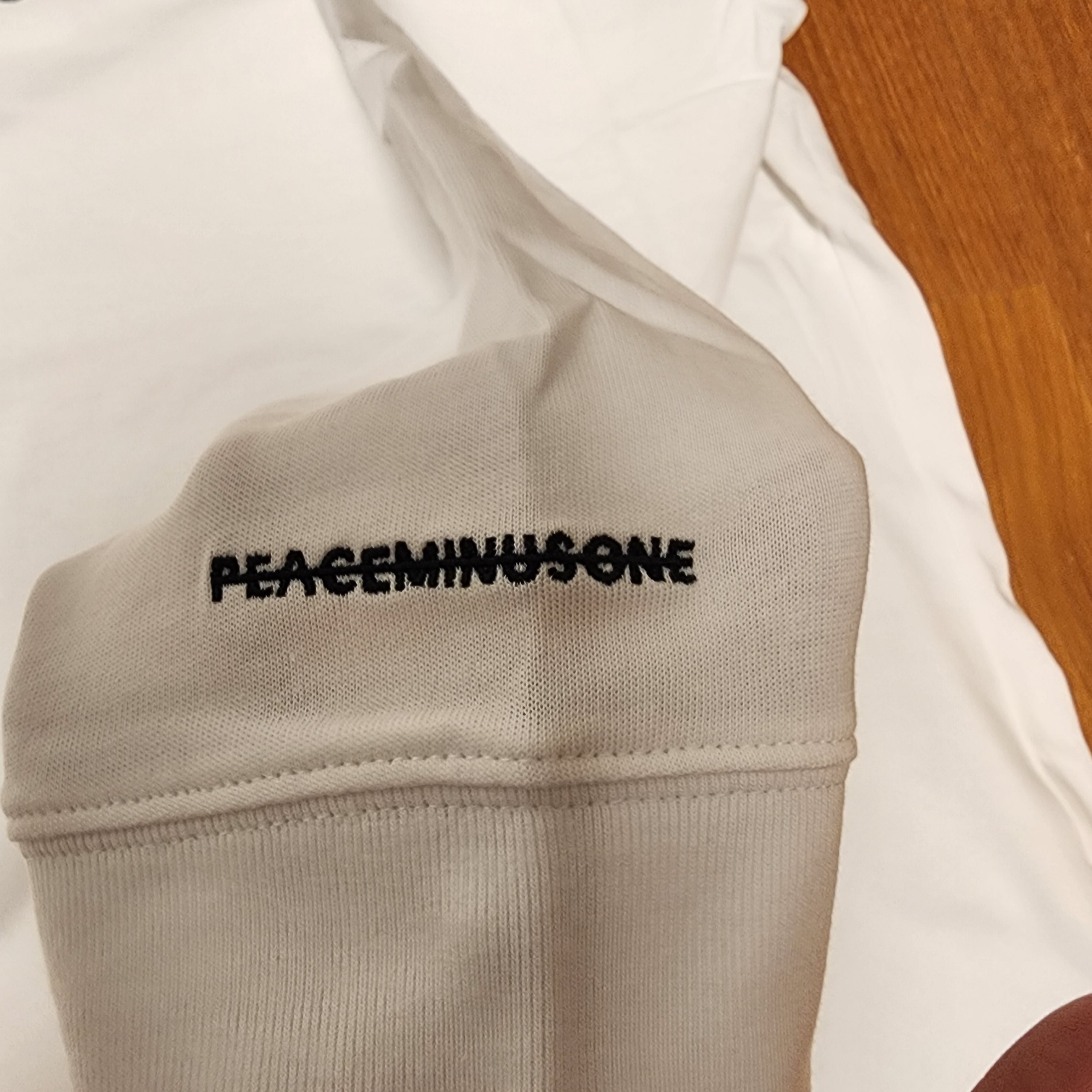 Nike x Peaceminusone LS T-Shirt White (DR0097-100) 착용 스타일 - 2