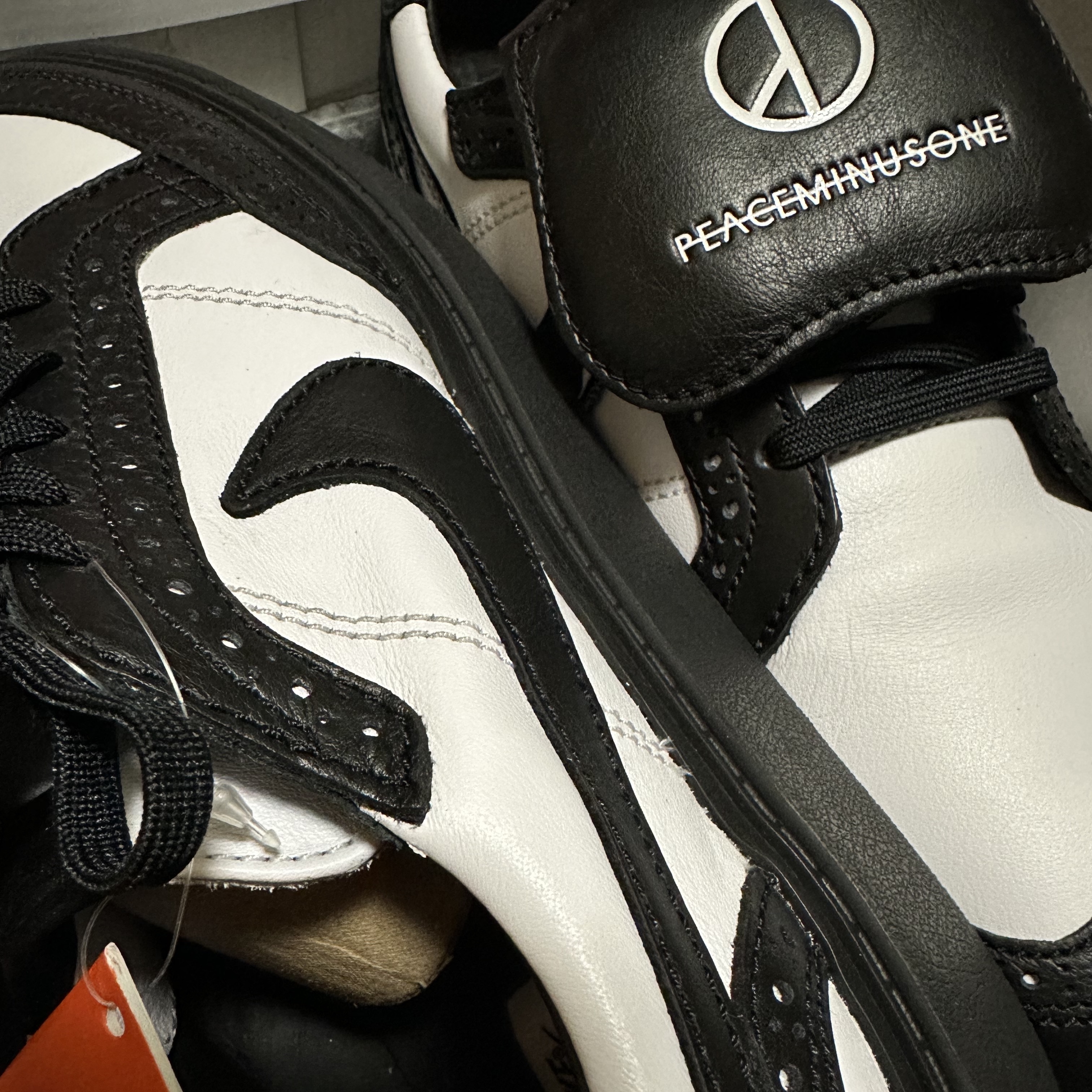 Nike x Peaceminusone Kwondo1 Black and White 착용 스타일 - 5