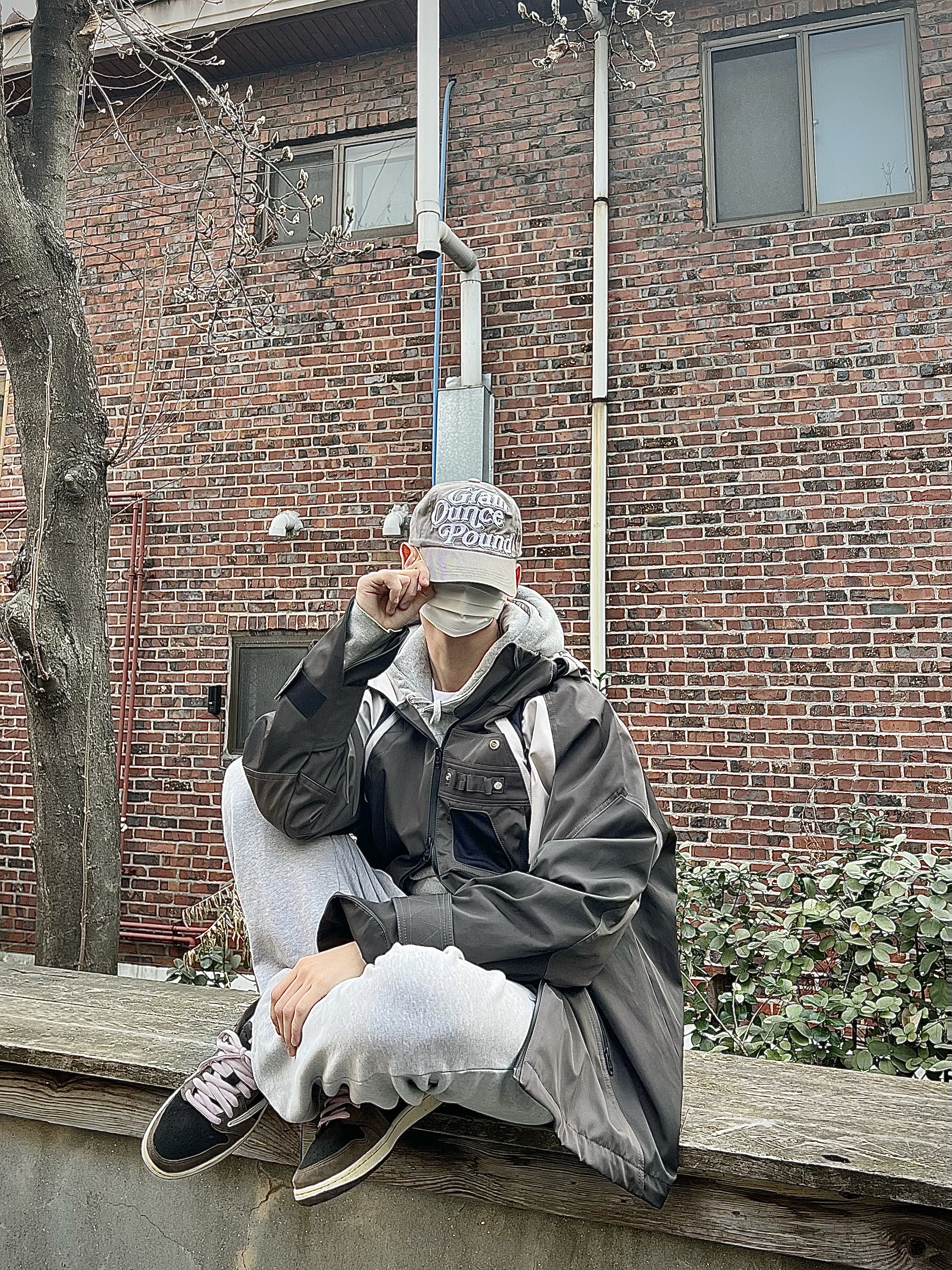 Jordan 1 x Travis Scott Retro Low OG SP Mocha, Undermycar Kame Multi Zip Turtle Shell Parka Driftwood - 22FW 착용 스타일 - 1