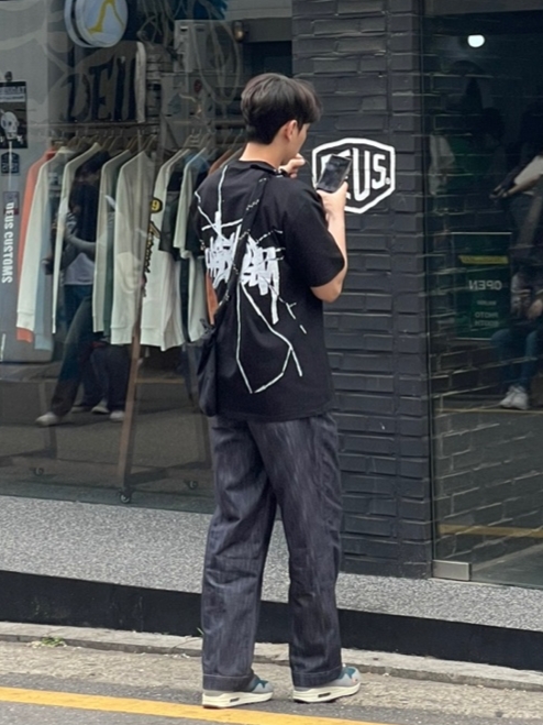 Nike x Kasina Air Max 1 SP Won-Ang Particle Grey, Stussy Shattered T-Shirt Black 착용 스타일