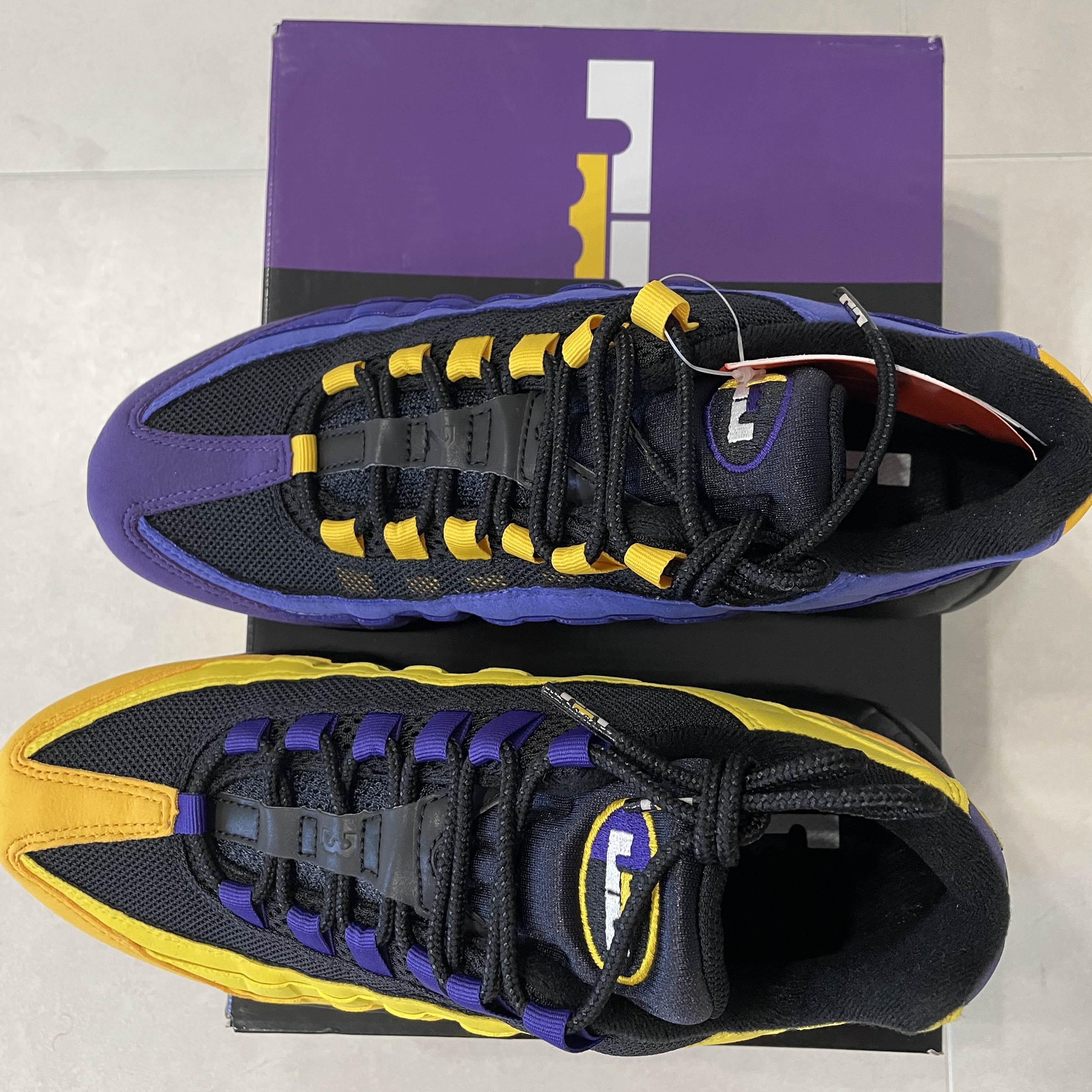 Nike Air Max 95 NRG LeBron Lakers Home Team 착용 스타일 - 5