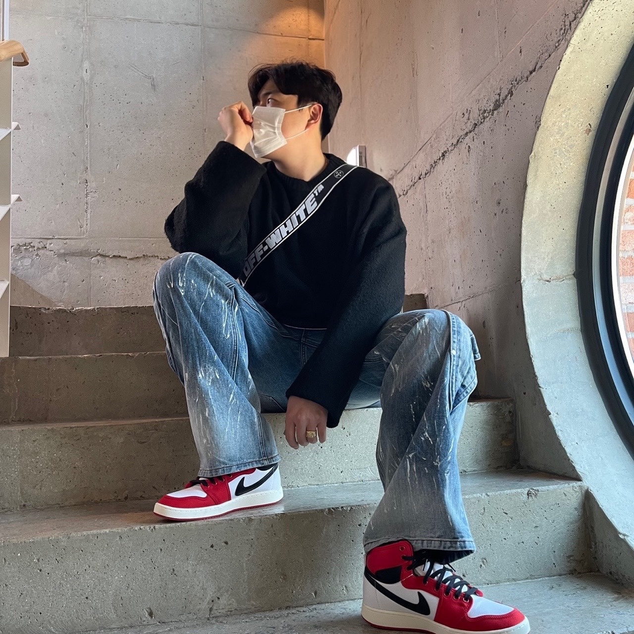 Off-White x Amore Pacific Protection Box (Without Cosmetics), Jordan 1 KO Chicago 2021 착용 스타일