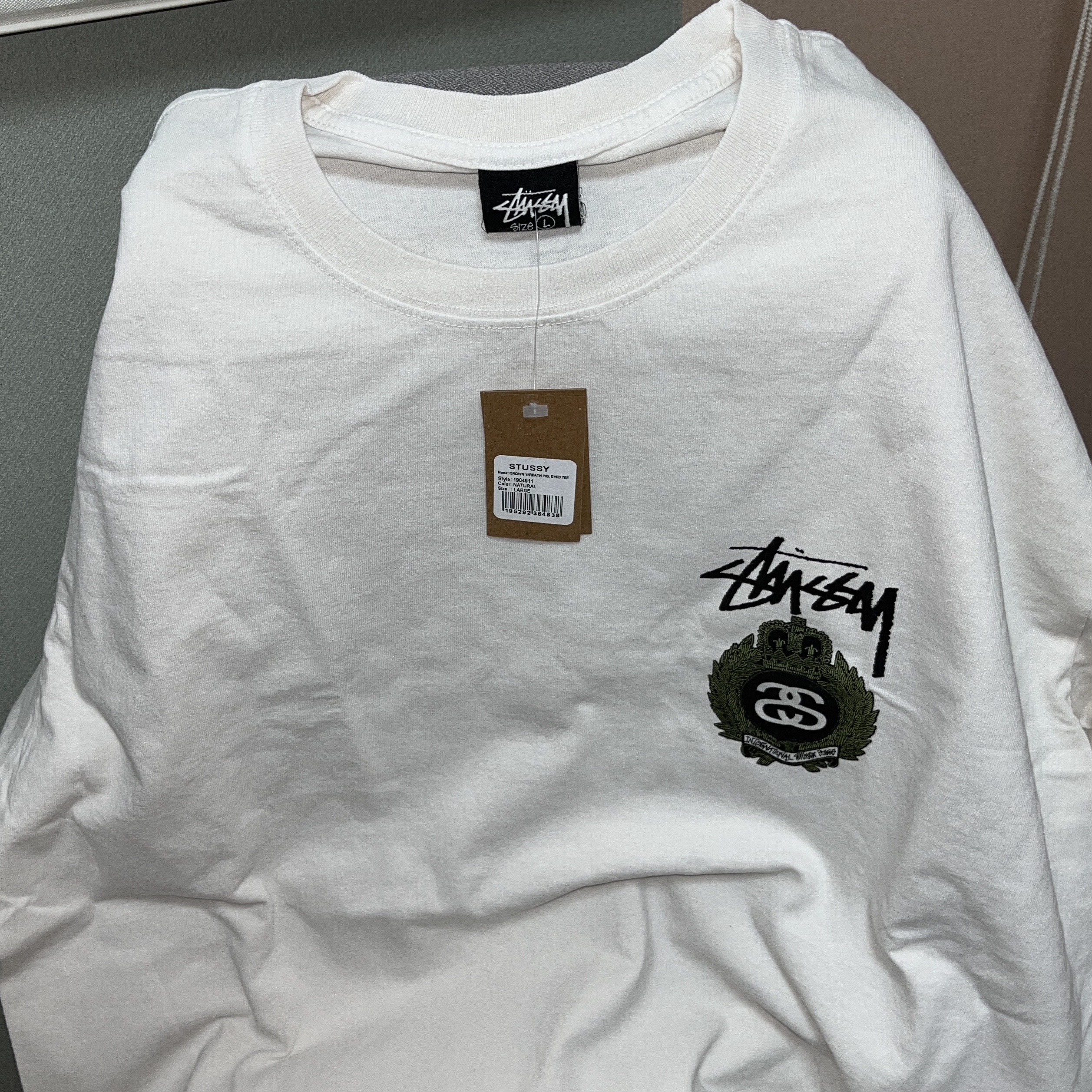 Stussy Crown Wreath Pigment Dyed T-Shirt Natural 착용 스타일 - 1